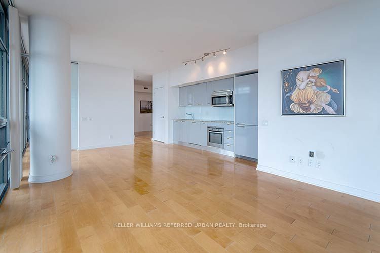 33 Charles Street E 3902 Property Photo 6
