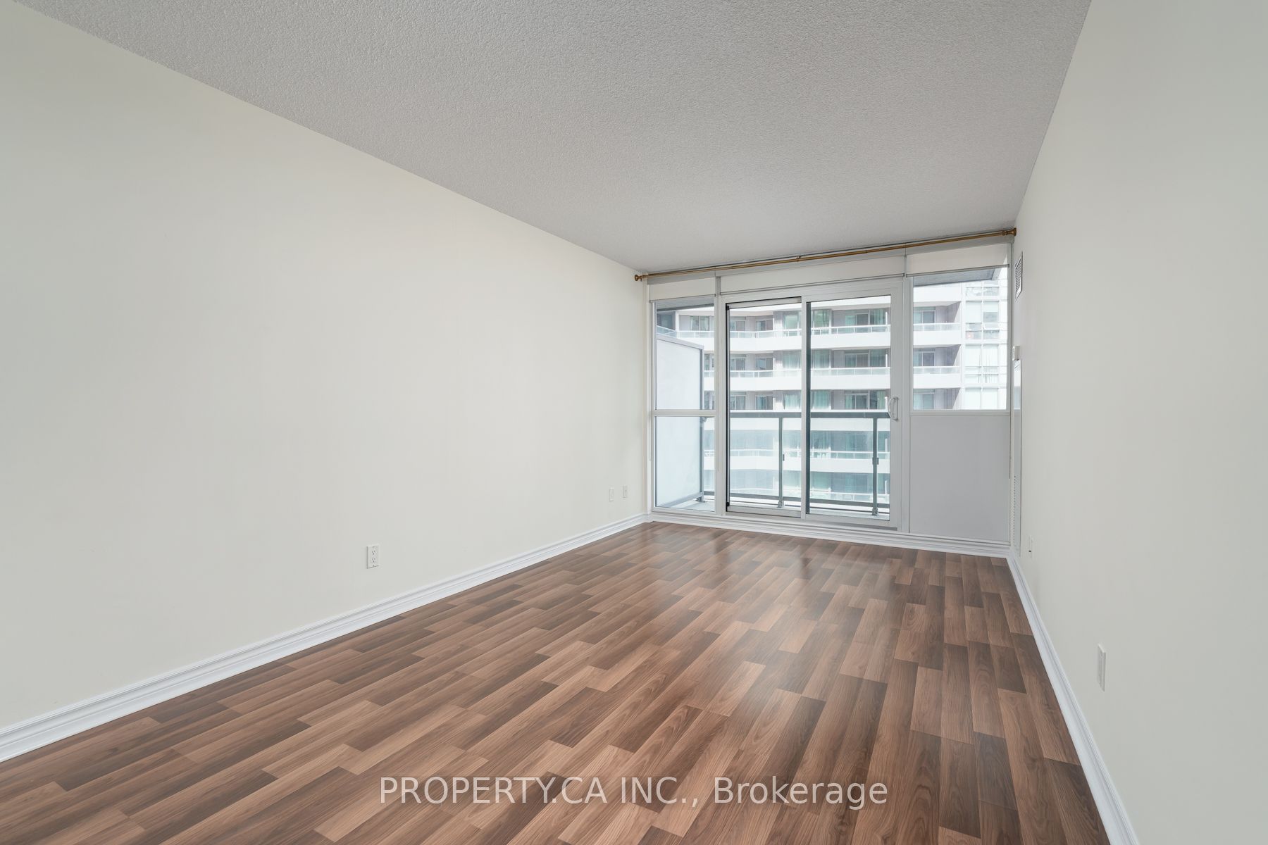 25 Lower Simcoe Street 803 Property Photo 17
