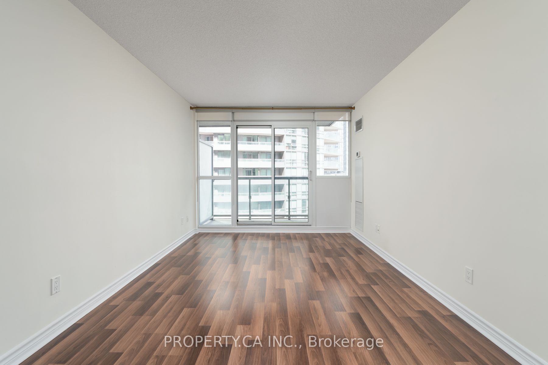 25 Lower Simcoe Street 803 Property Photo 18