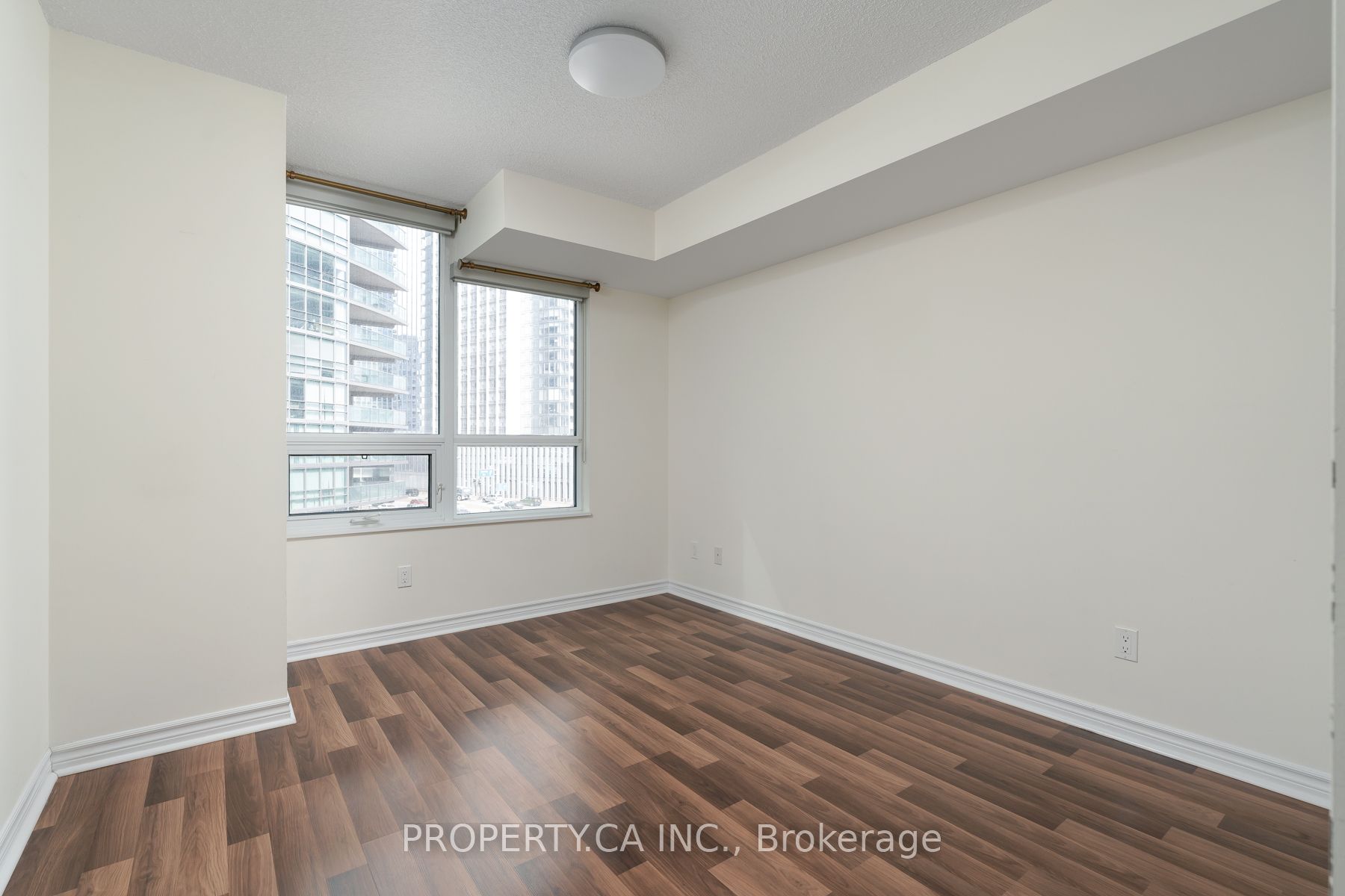 25 Lower Simcoe Street 803 Property Photo 22