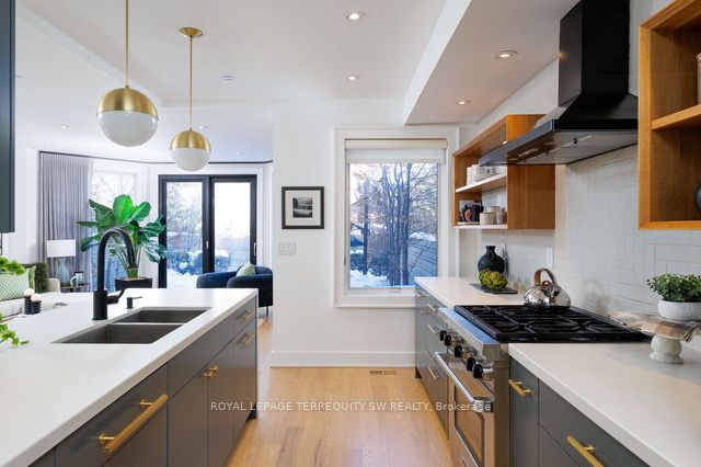 96 Summerhill Avenue Property Photo 23