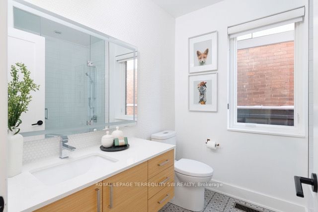 96 Summerhill Avenue Property Photo 37