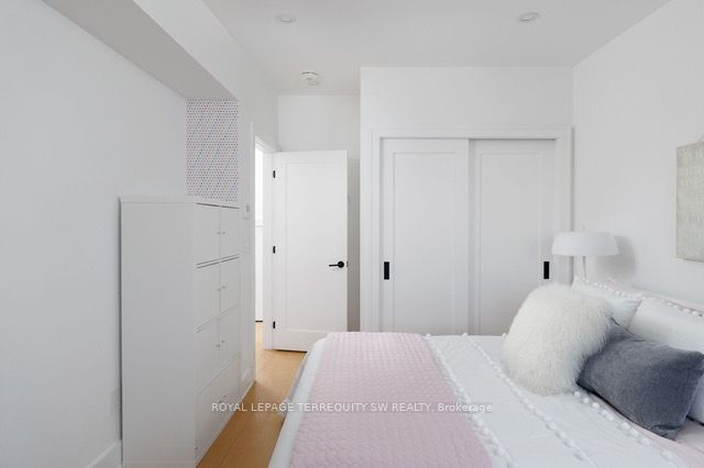 96 Summerhill Avenue Property Photo 40