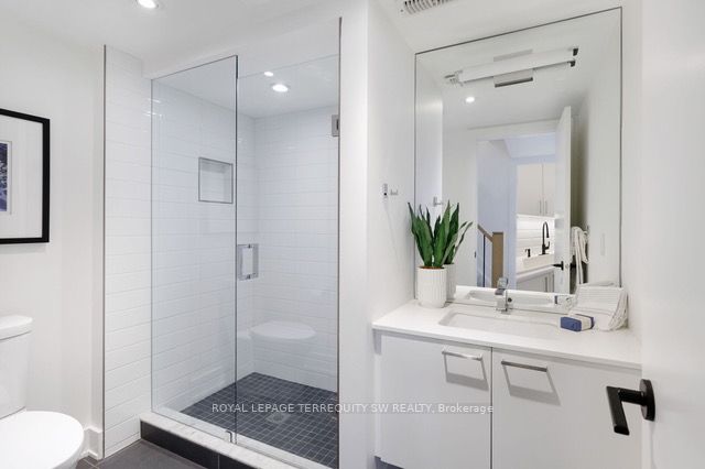 96 Summerhill Avenue Property Photo 48