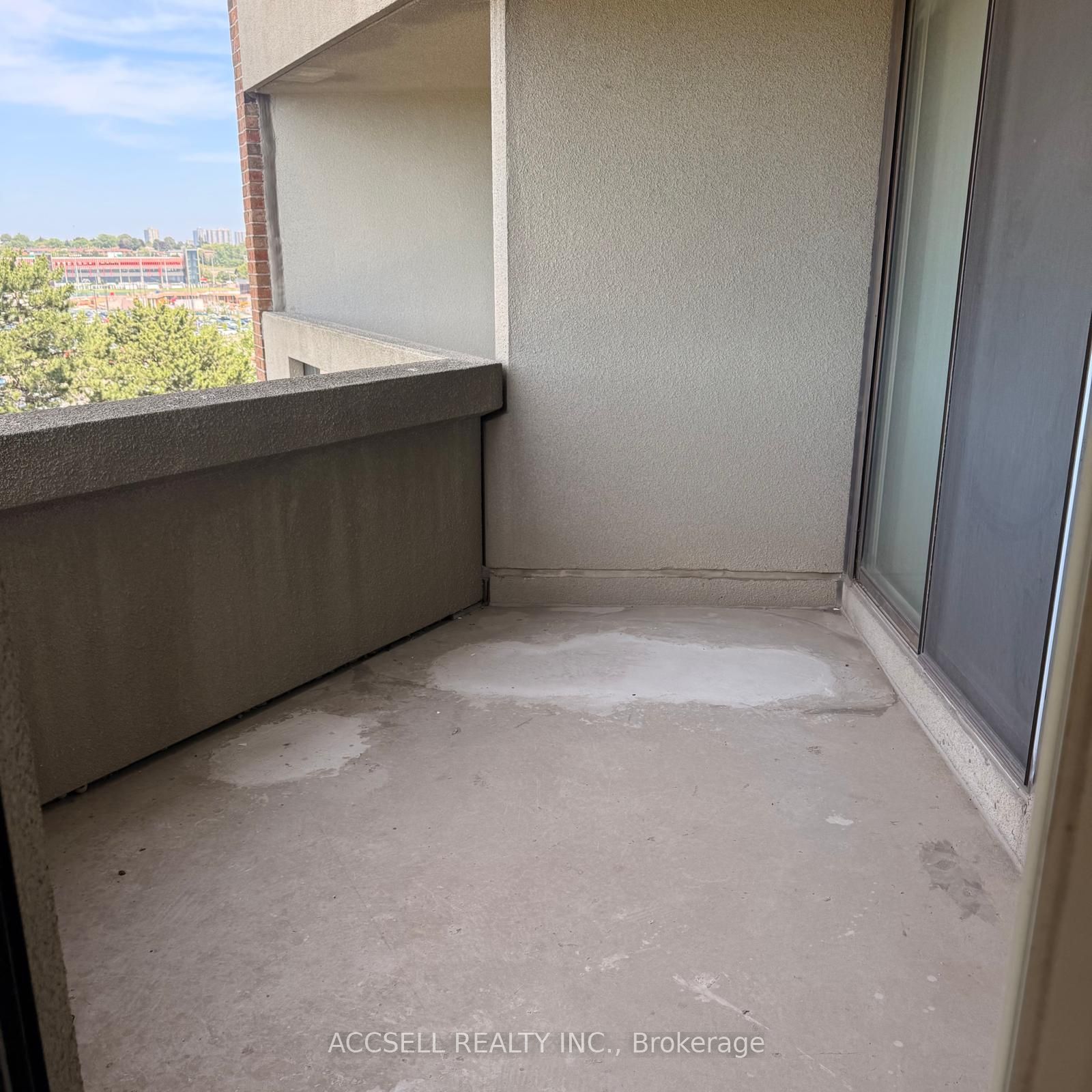 85 Skymark Drive 305 Property Photo 12