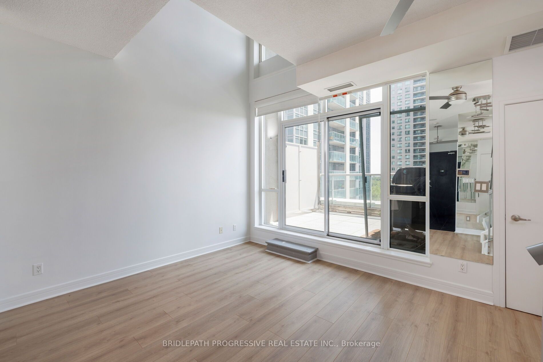 1 Avondale Avenue 509 Property Photo 10