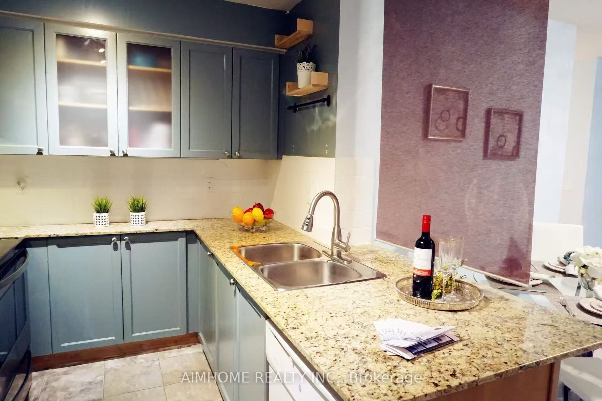761 Bay Street 2313 Property Photo 6