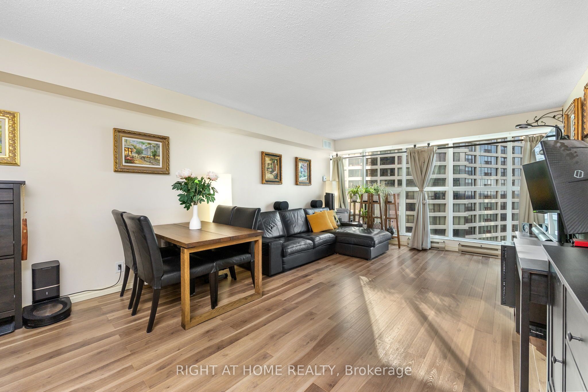77 Harbour Square 2306 Property Photo 8