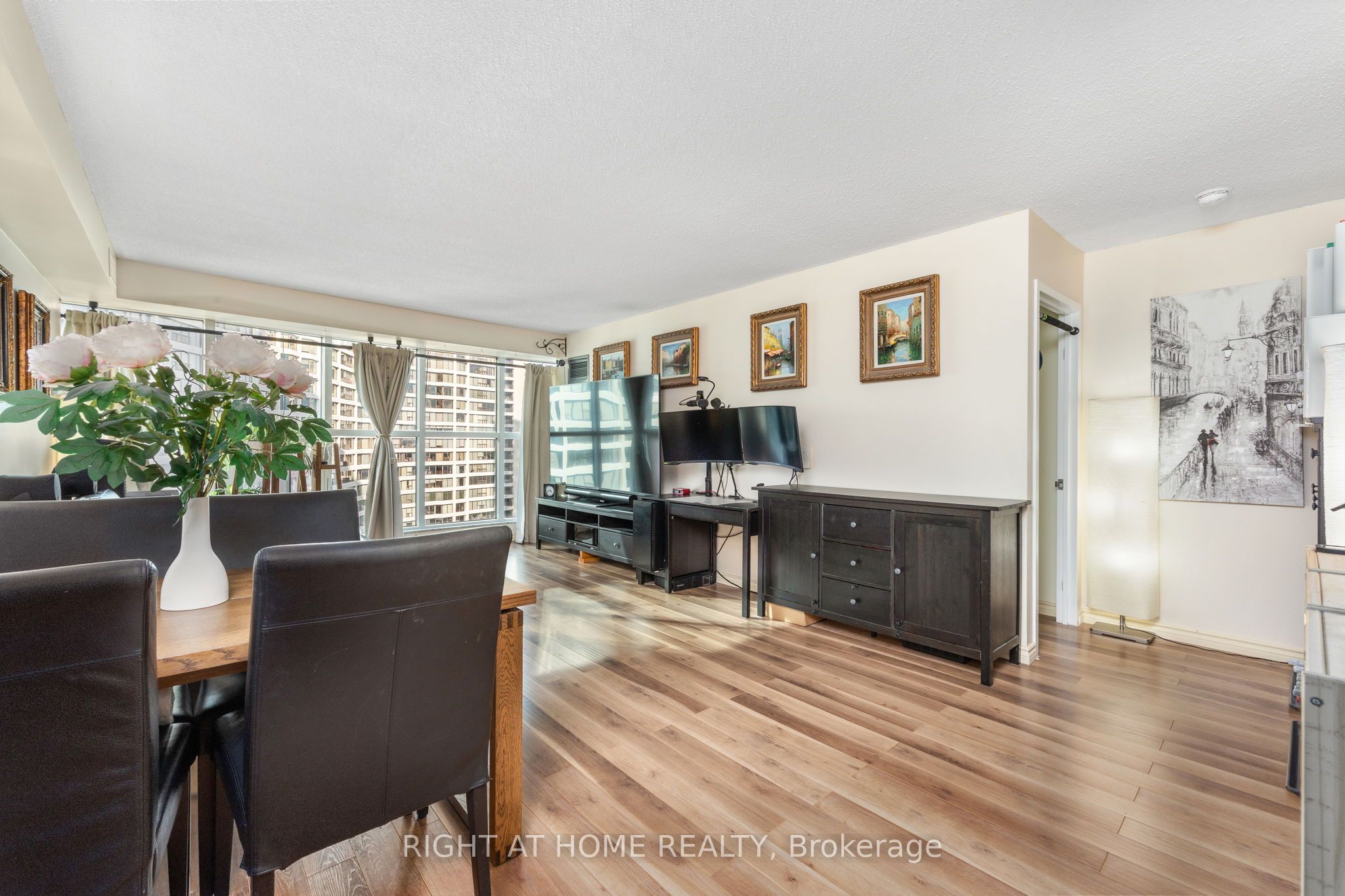 77 Harbour Square 2306 Property Photo 9