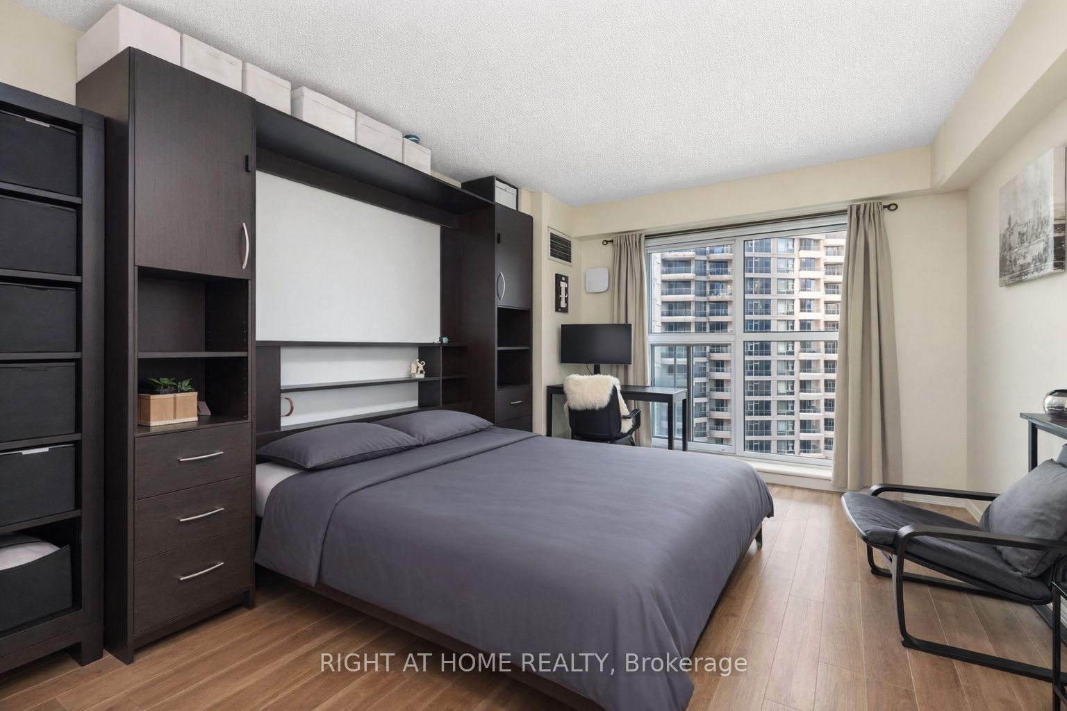 77 Harbour Square 2306 Property Photo 11