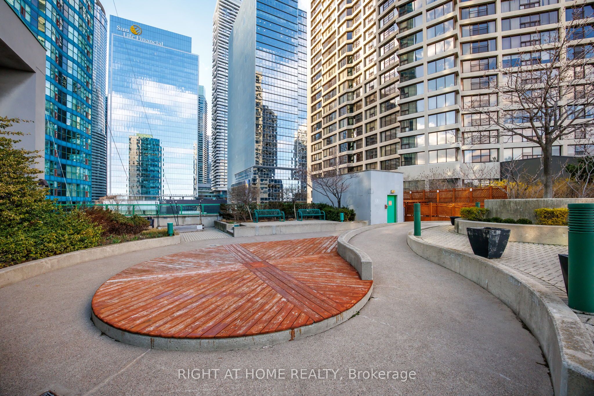 77 Harbour Square 2306 Property Photo 25