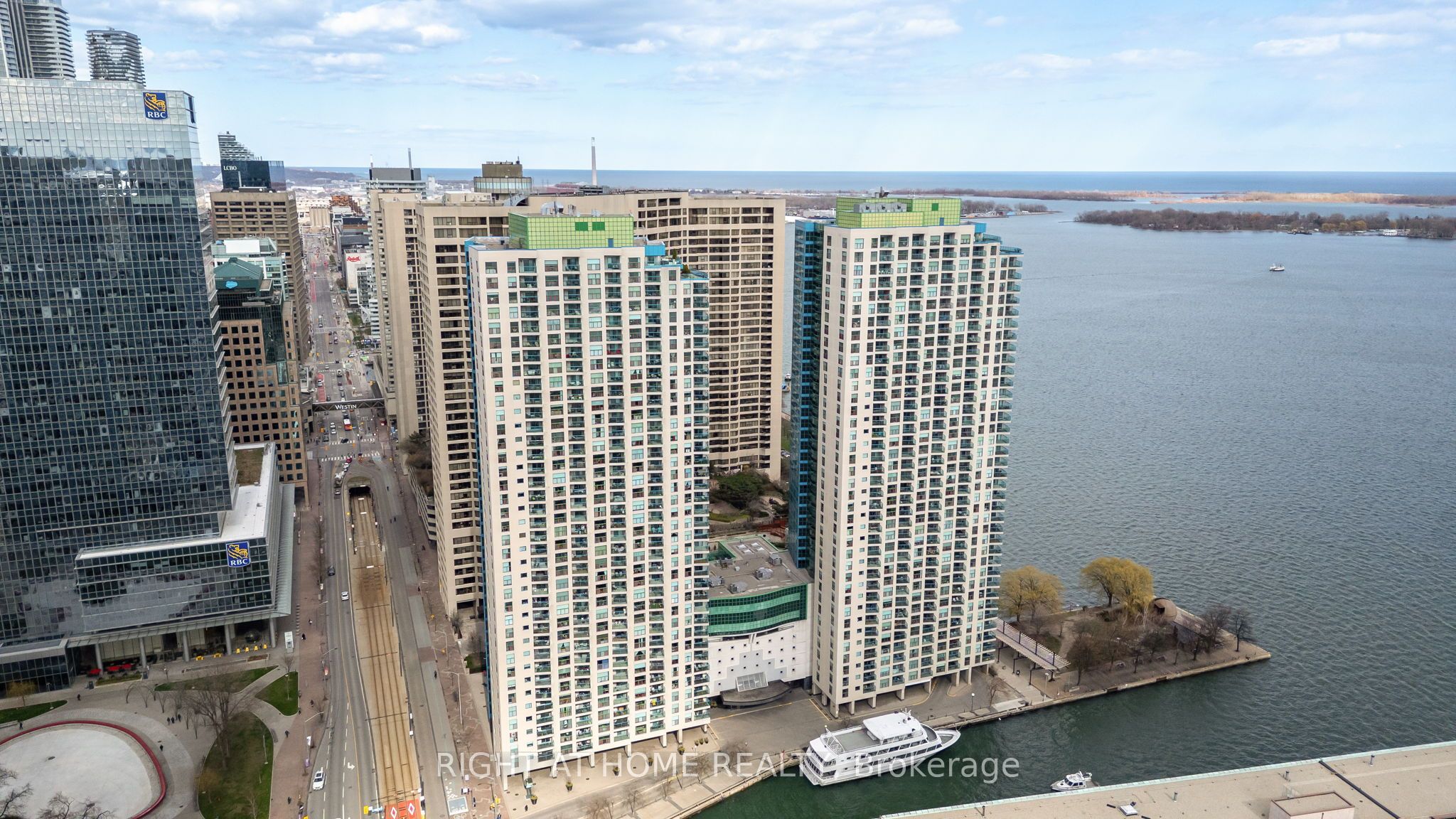 77 Harbour Square 2306 Property Photo 31