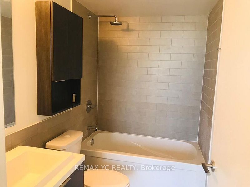 6 Sonic Way N906 Property Photo 9
