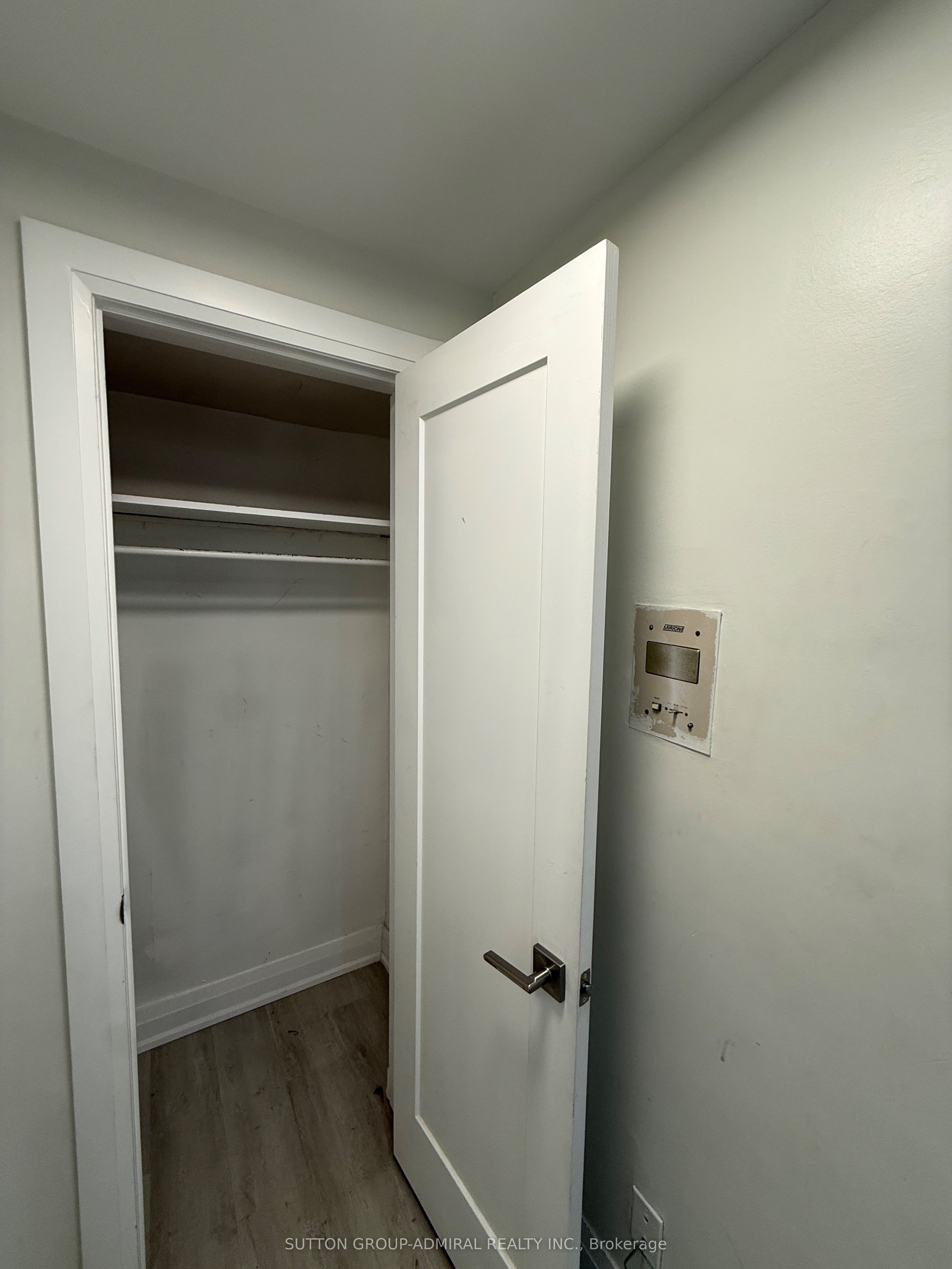 699 Eglinton Avenue W 104 Property Photo 2