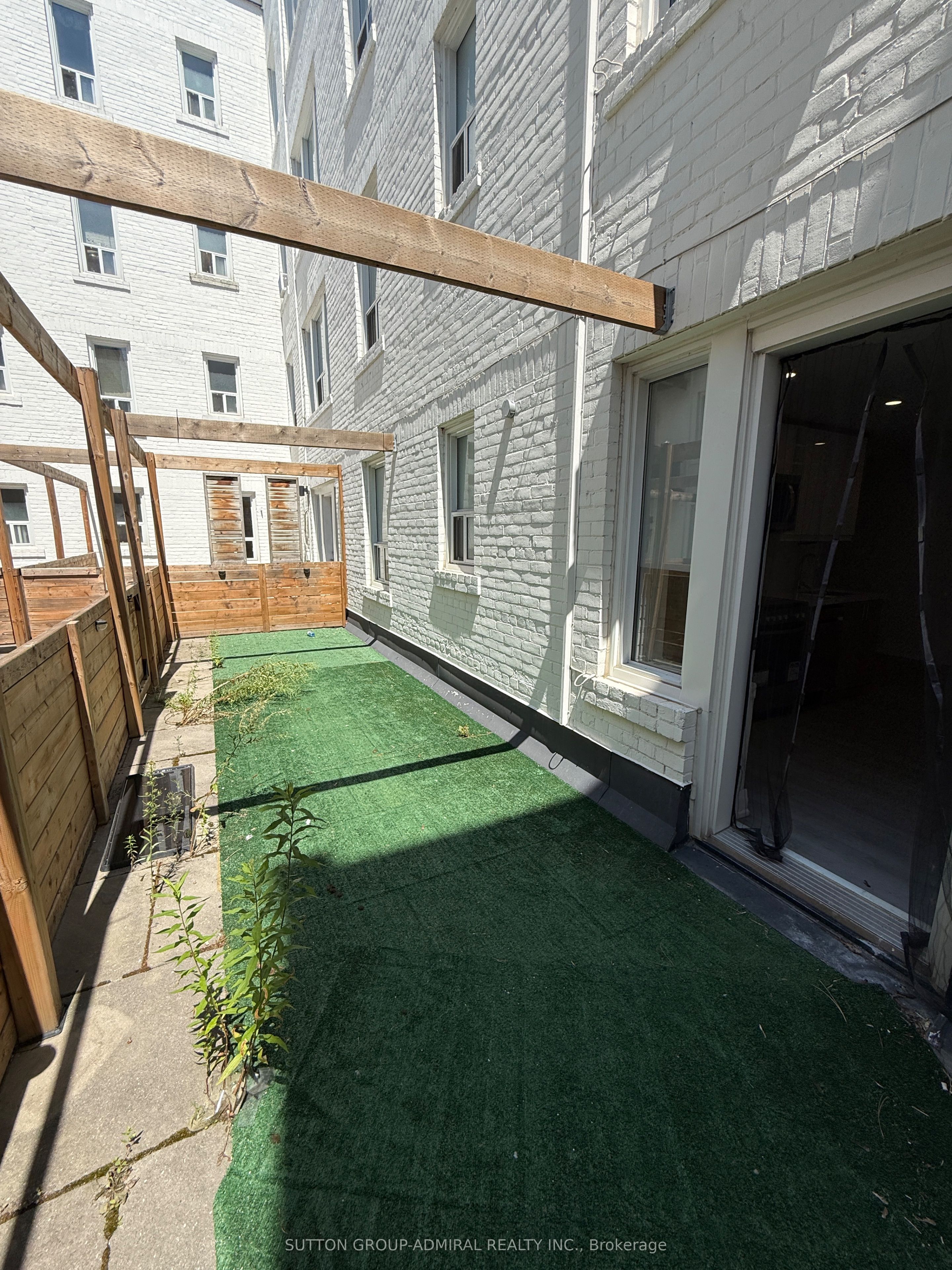 699 Eglinton Avenue W 104 Property Photo 8