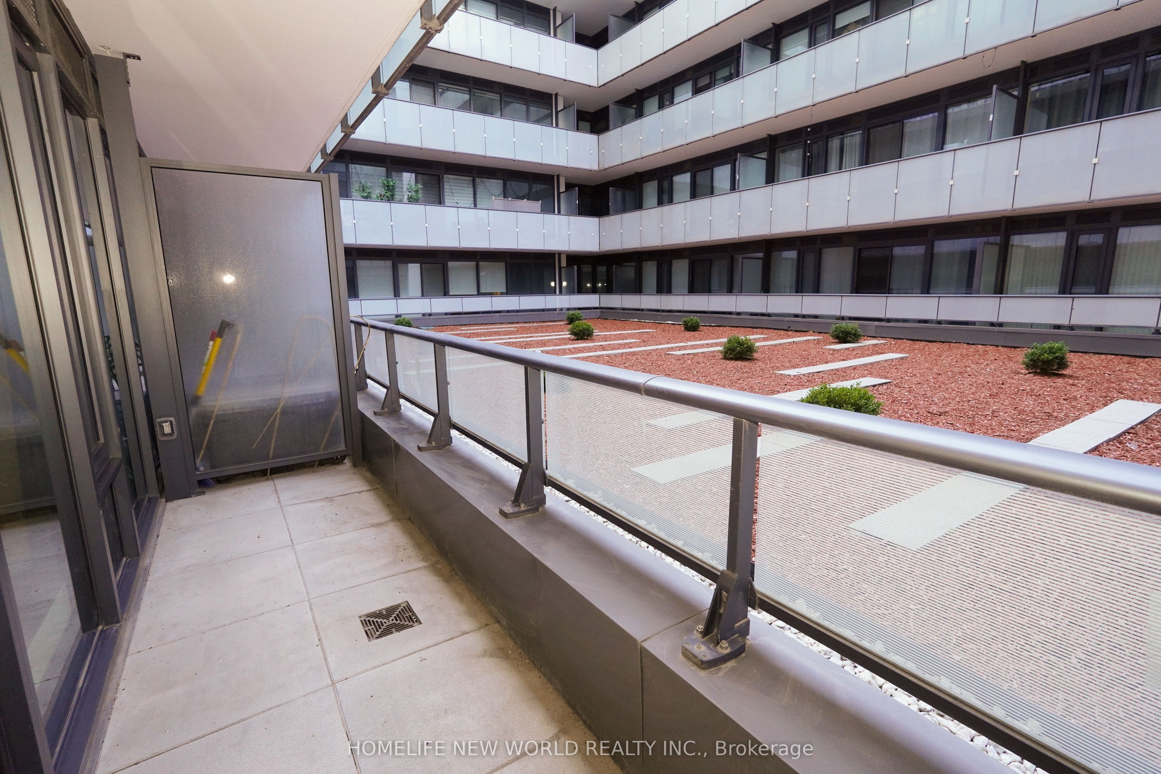161 Roehampton Avenue 233 Property Photo 18