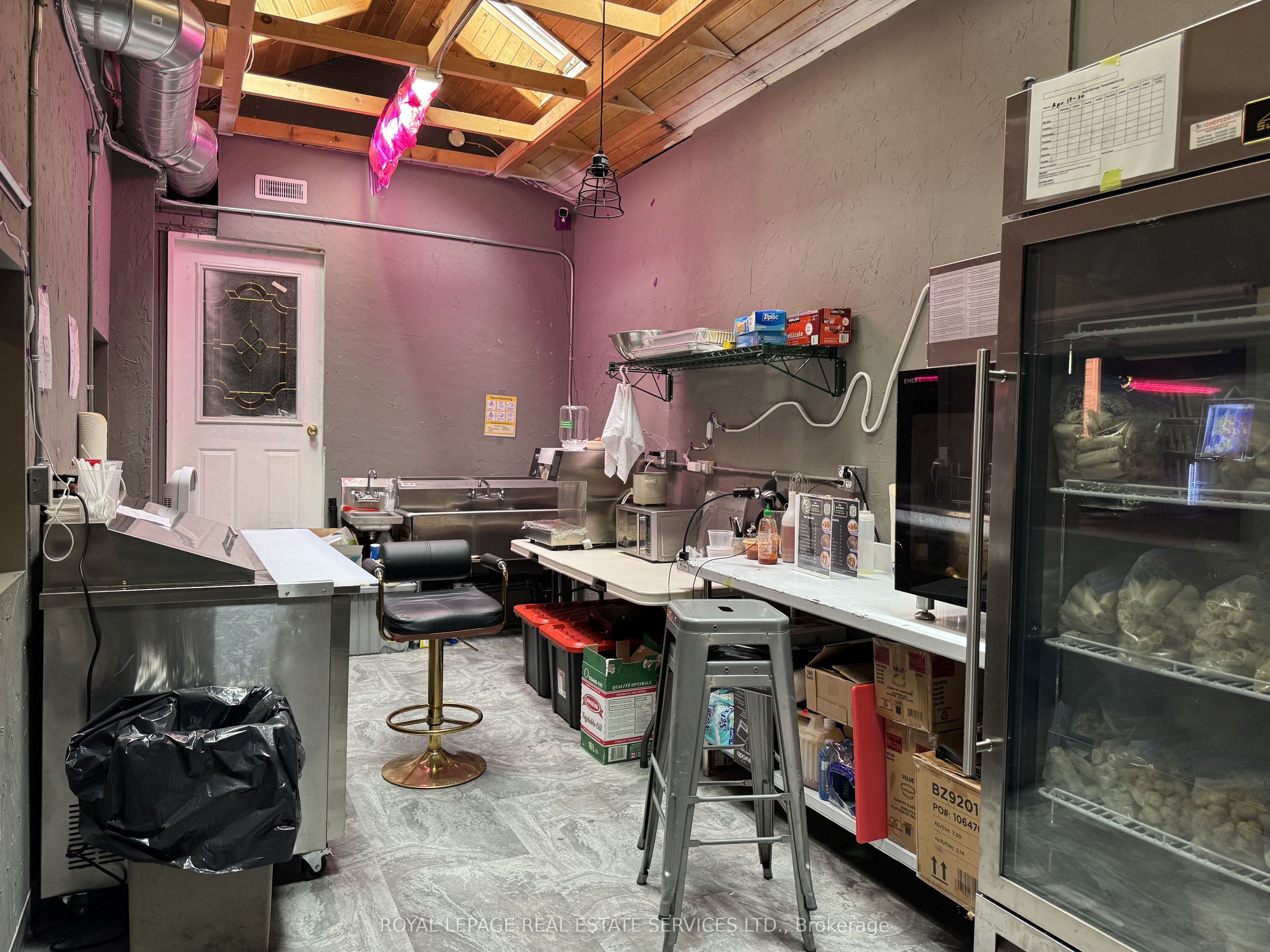 172 Ossington Avenue Main Floor Property Photo 7