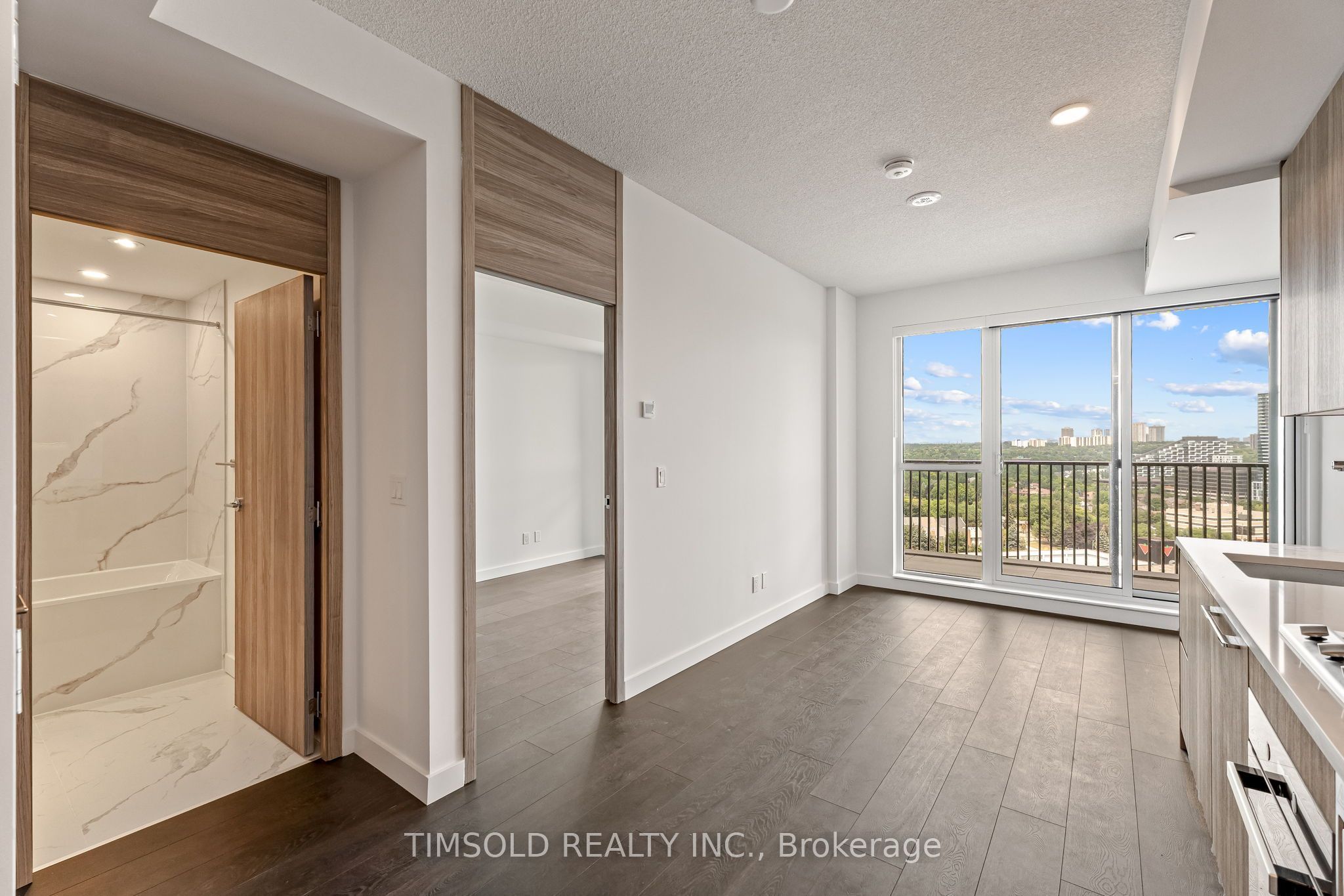 18 Esther Shiner Boulevard 1609 Property Photo 10
