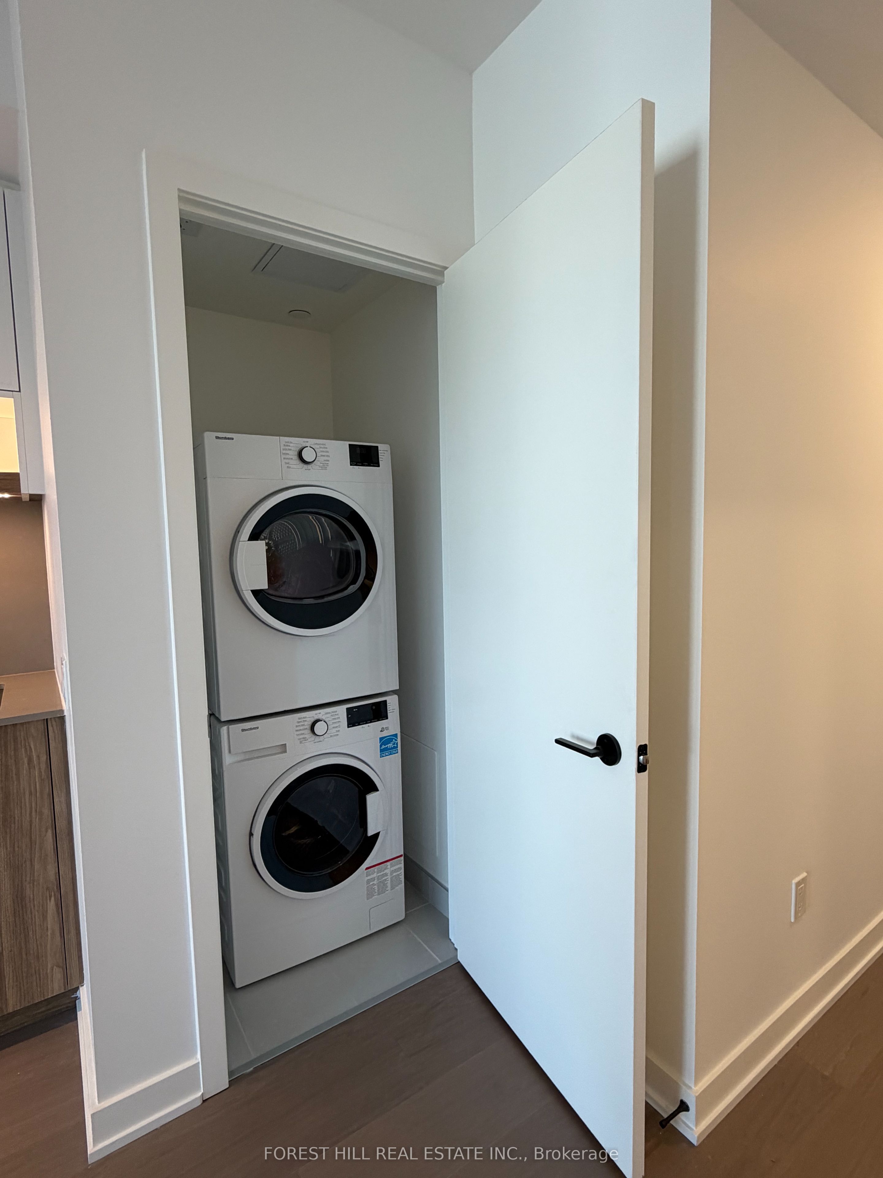 91 Montclair Avenue 710 Property Photo 16