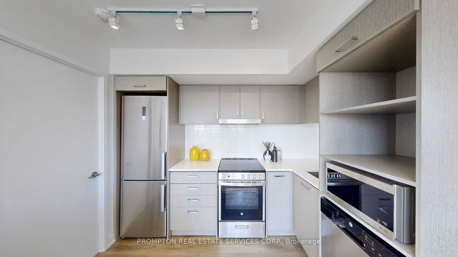 219 Dundas Street E Ph112 Property Photo 7