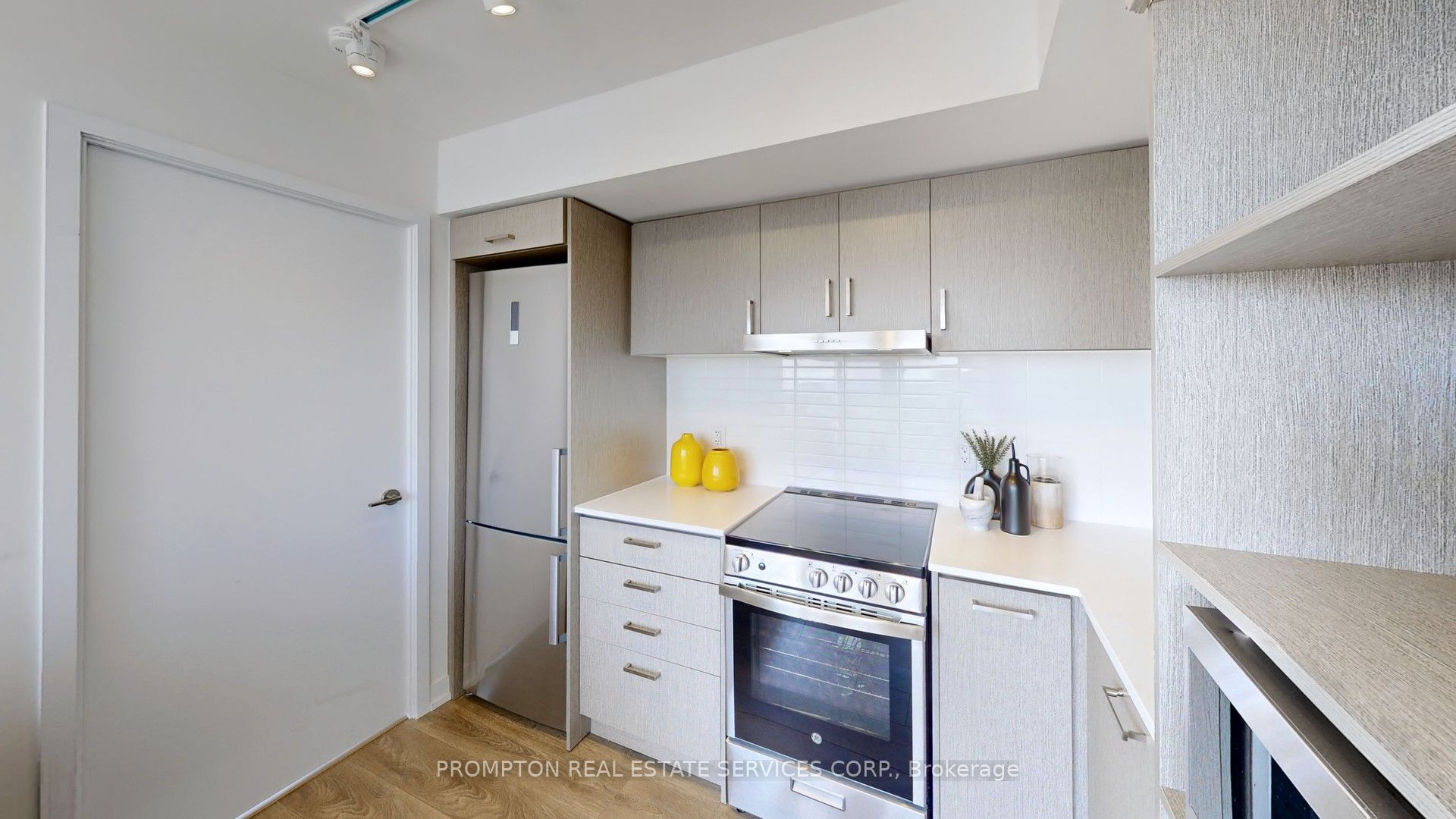 219 Dundas Street E Ph112 Property Photo 8