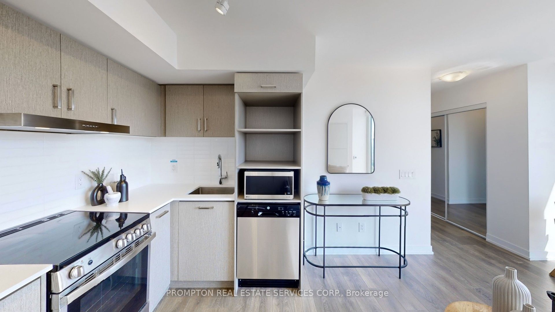 219 Dundas Street E Ph112 Property Photo 9