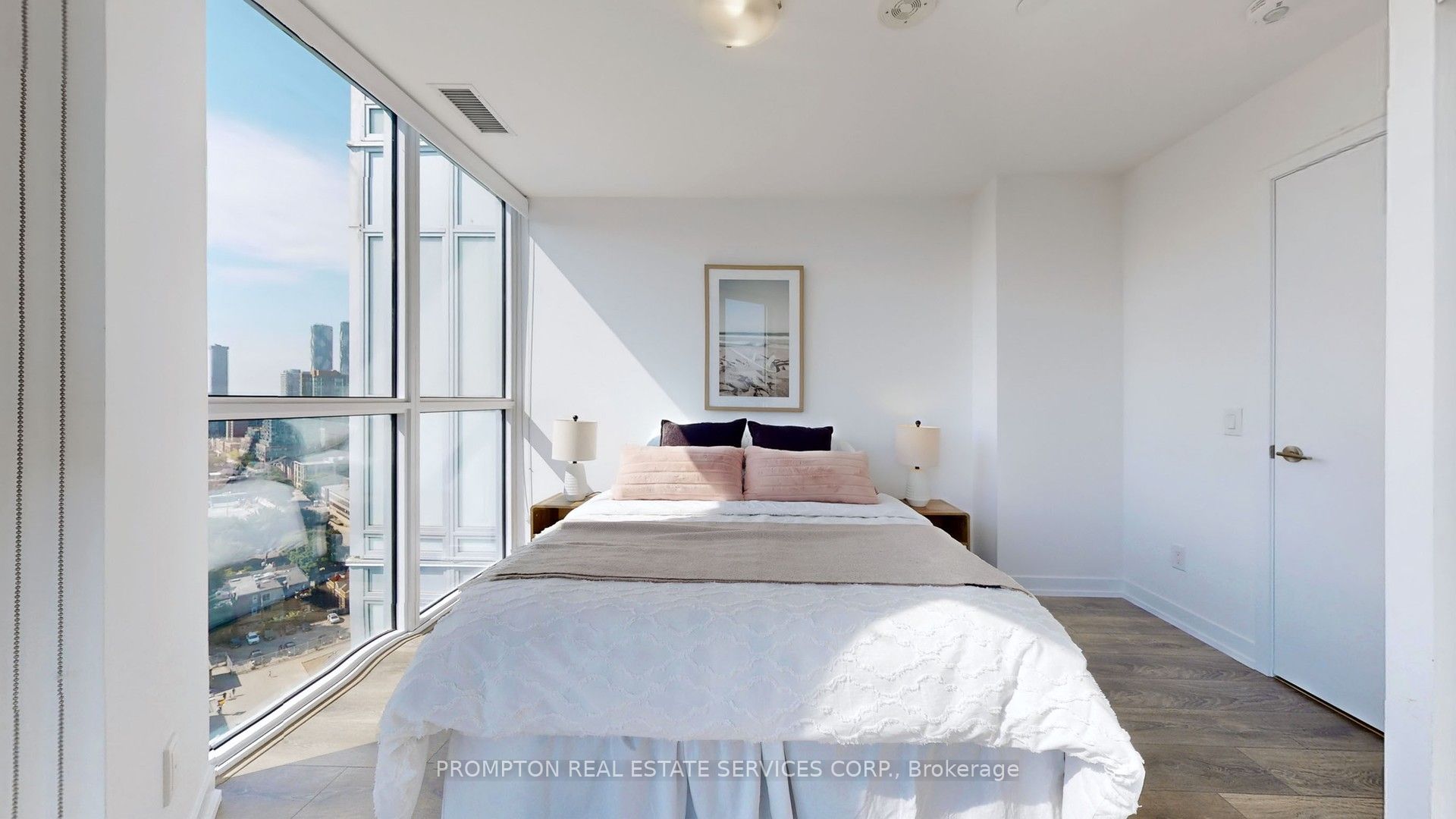 219 Dundas Street E Ph112 Property Photo 14