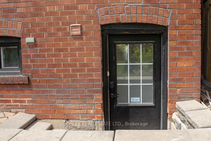 15 Manor Road E Basement Property Photo 1