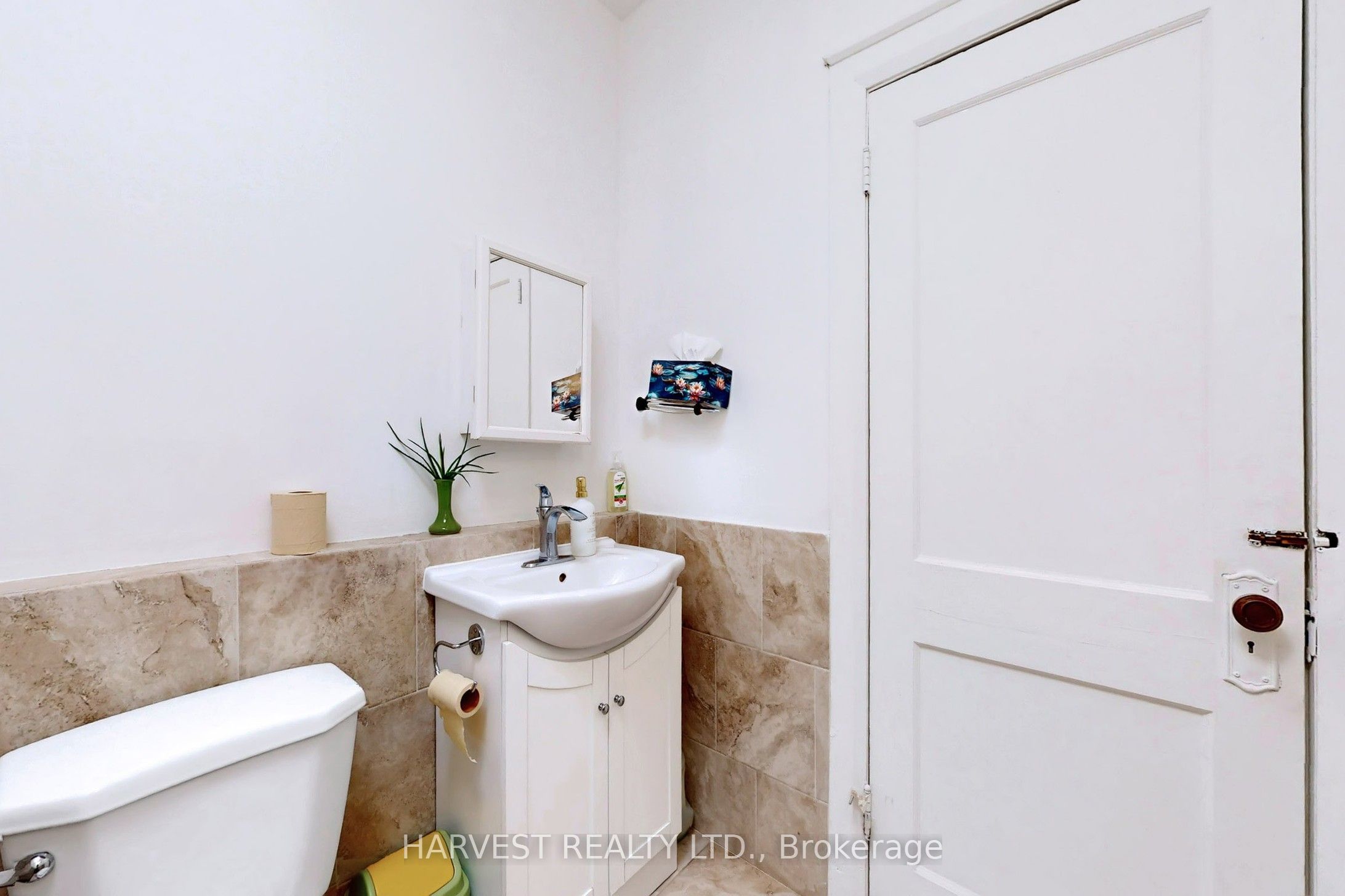 728 St Clair Avenue W 2nd Floor Property Photo 16