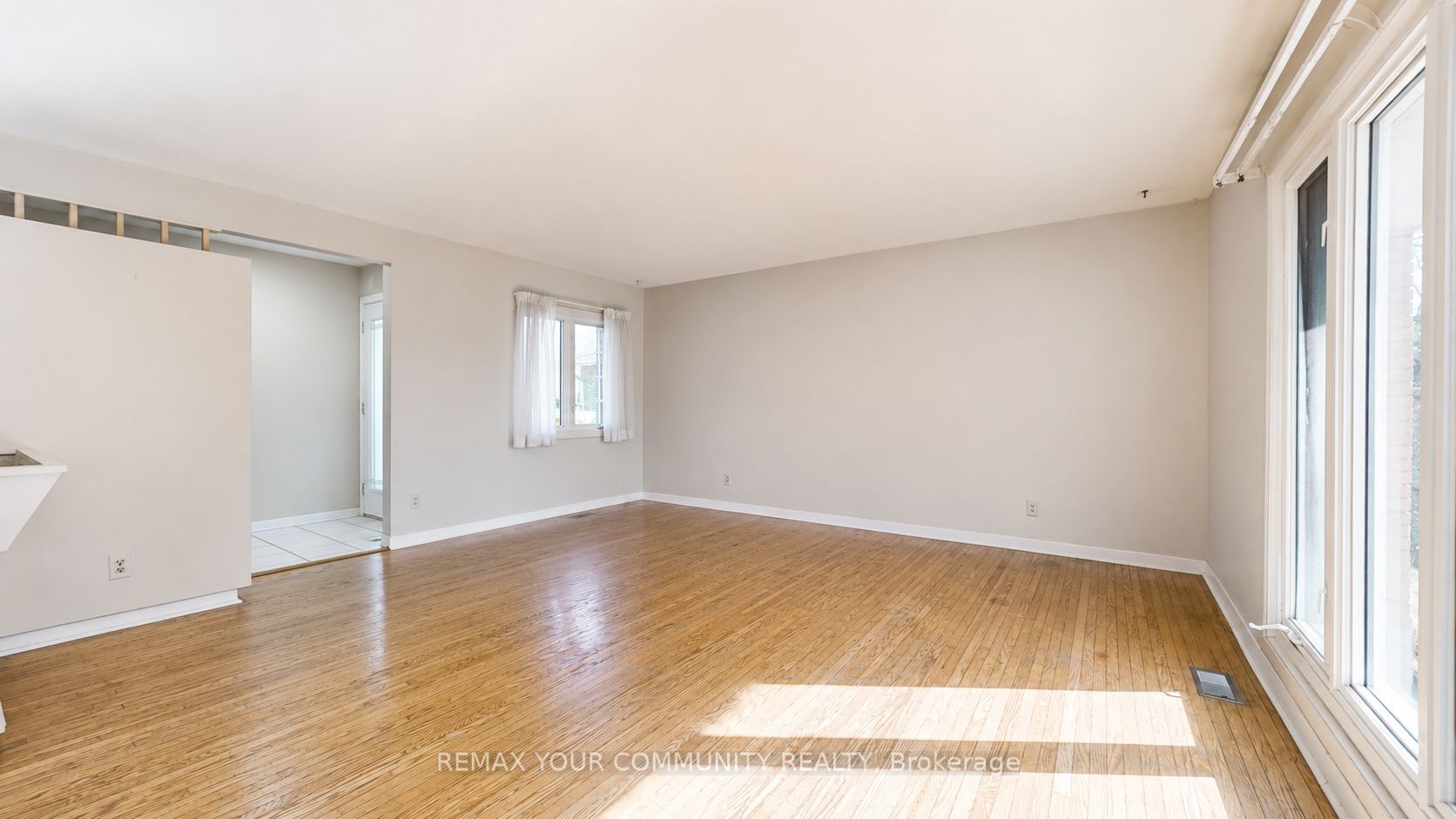98 Wigmore Drive Property Photo 4
