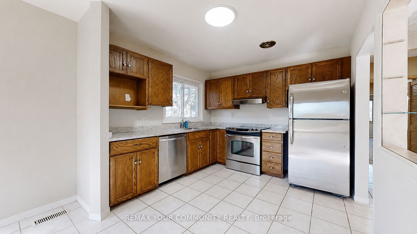 98 Wigmore Drive Property Photo 6