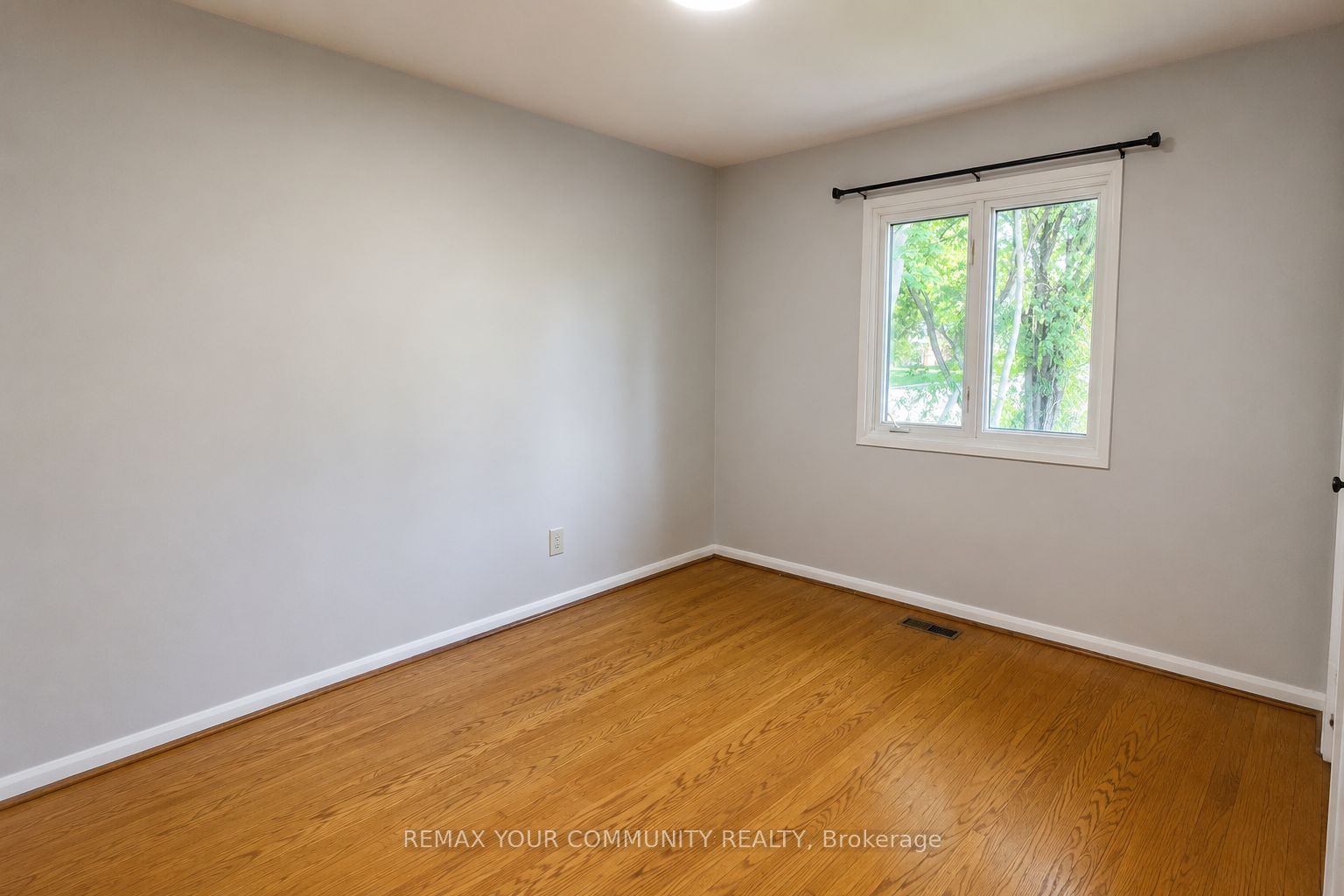 98 Wigmore Drive Property Photo 9