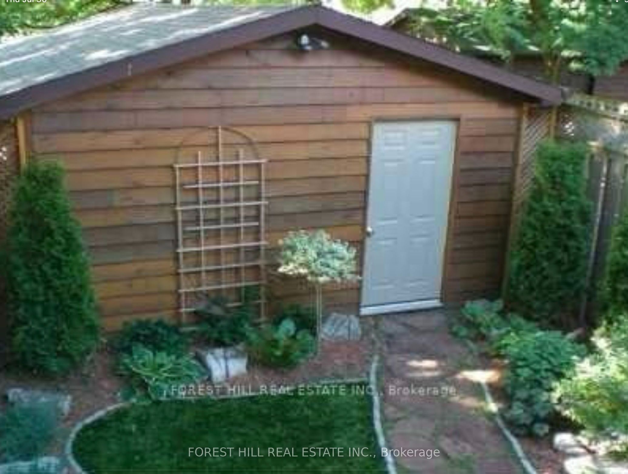 123 Helendale Avenue Main Property Photo 10