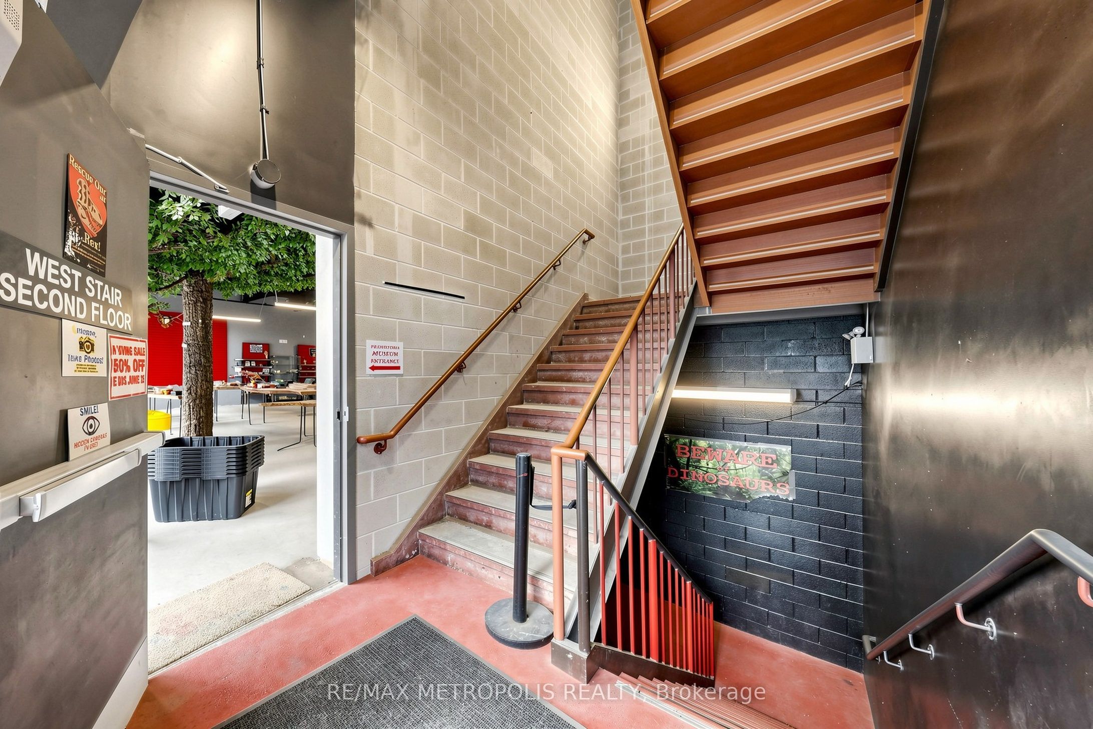 331 - 333 Yonge Street 2nd & 3rd Floor Property Photo 3