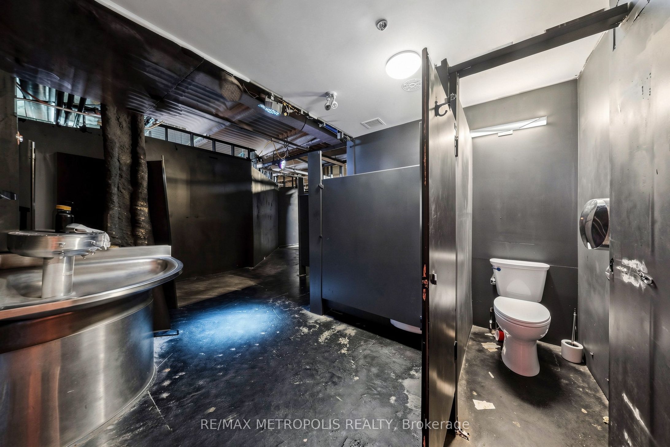 331 - 333 Yonge Street 2nd & 3rd Floor Property Photo 14