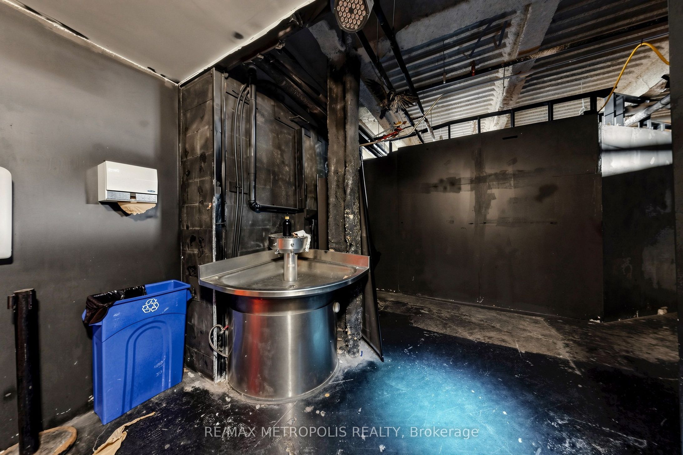 331 - 333 Yonge Street 2nd & 3rd Floor Property Photo 15