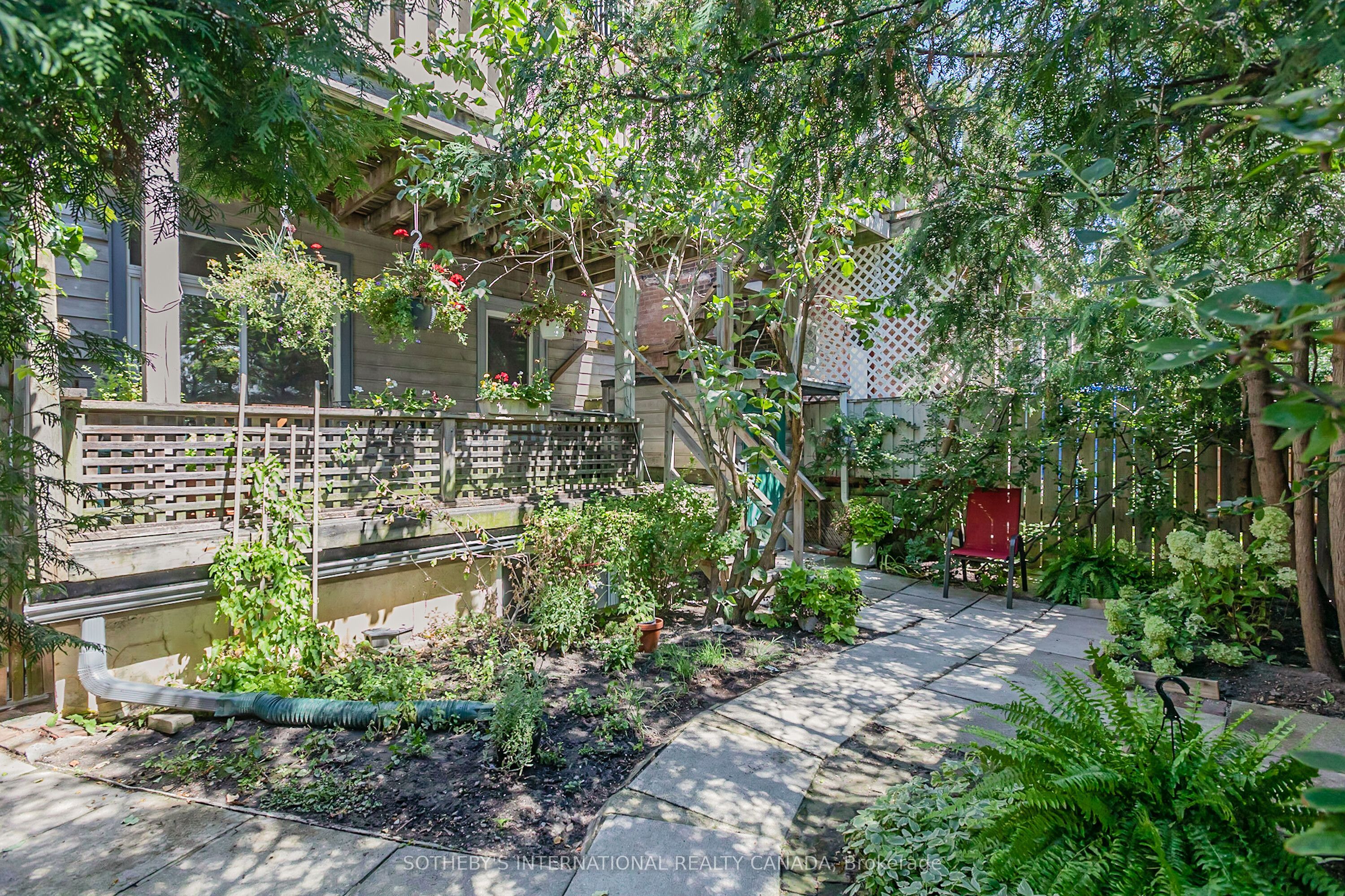 89 Willcocks Street Bsmnt Property Photo 3