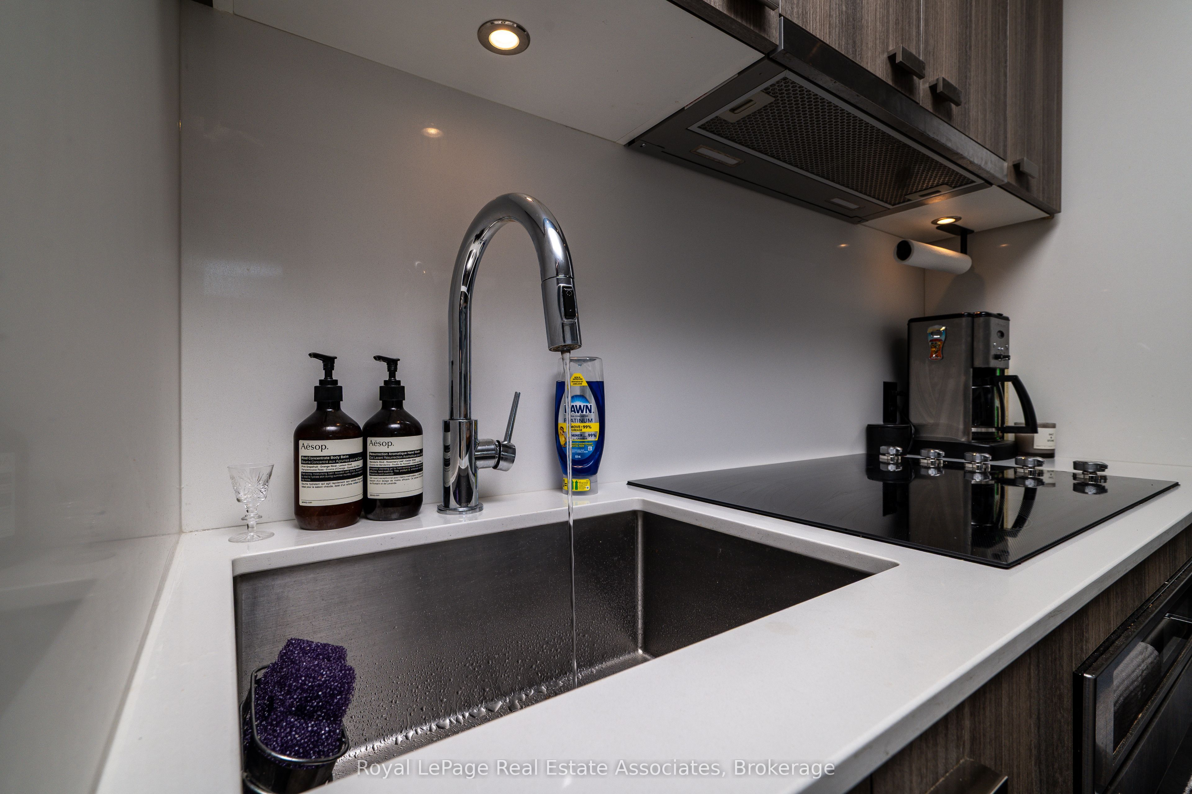 480 Front Street W 1206 Property Photo 13