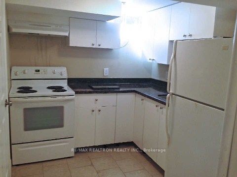 58 Finch Avenue E Lower Property Photo 1