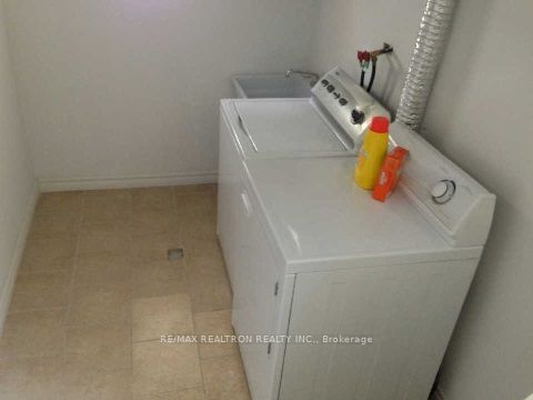 58 Finch Avenue E Lower Property Photo 7