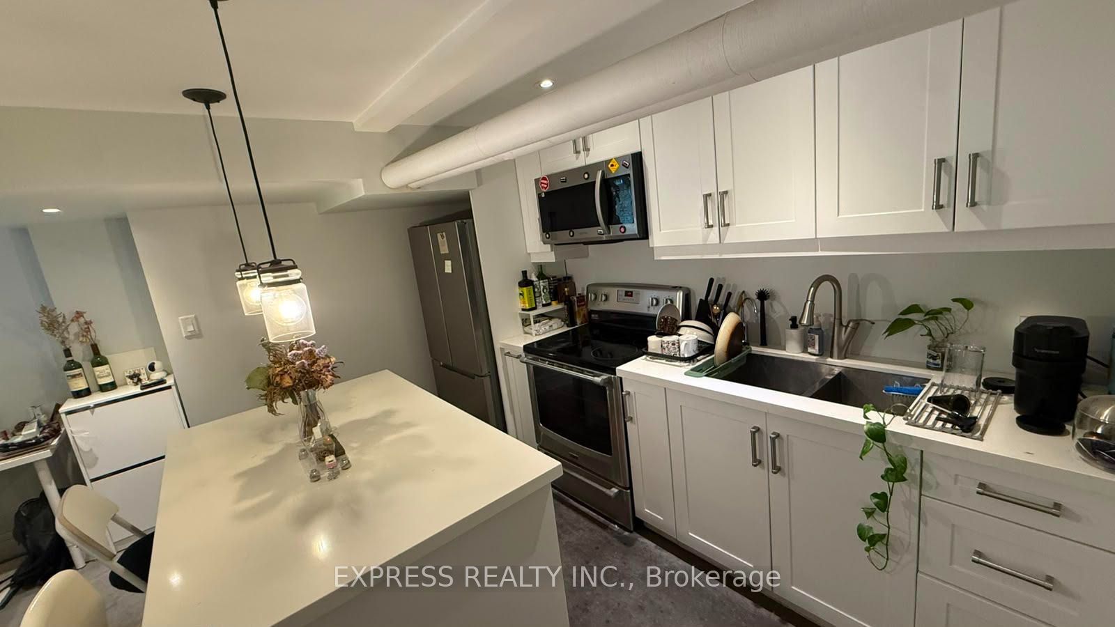 1136 Avenue Road B1 Property Photo 8