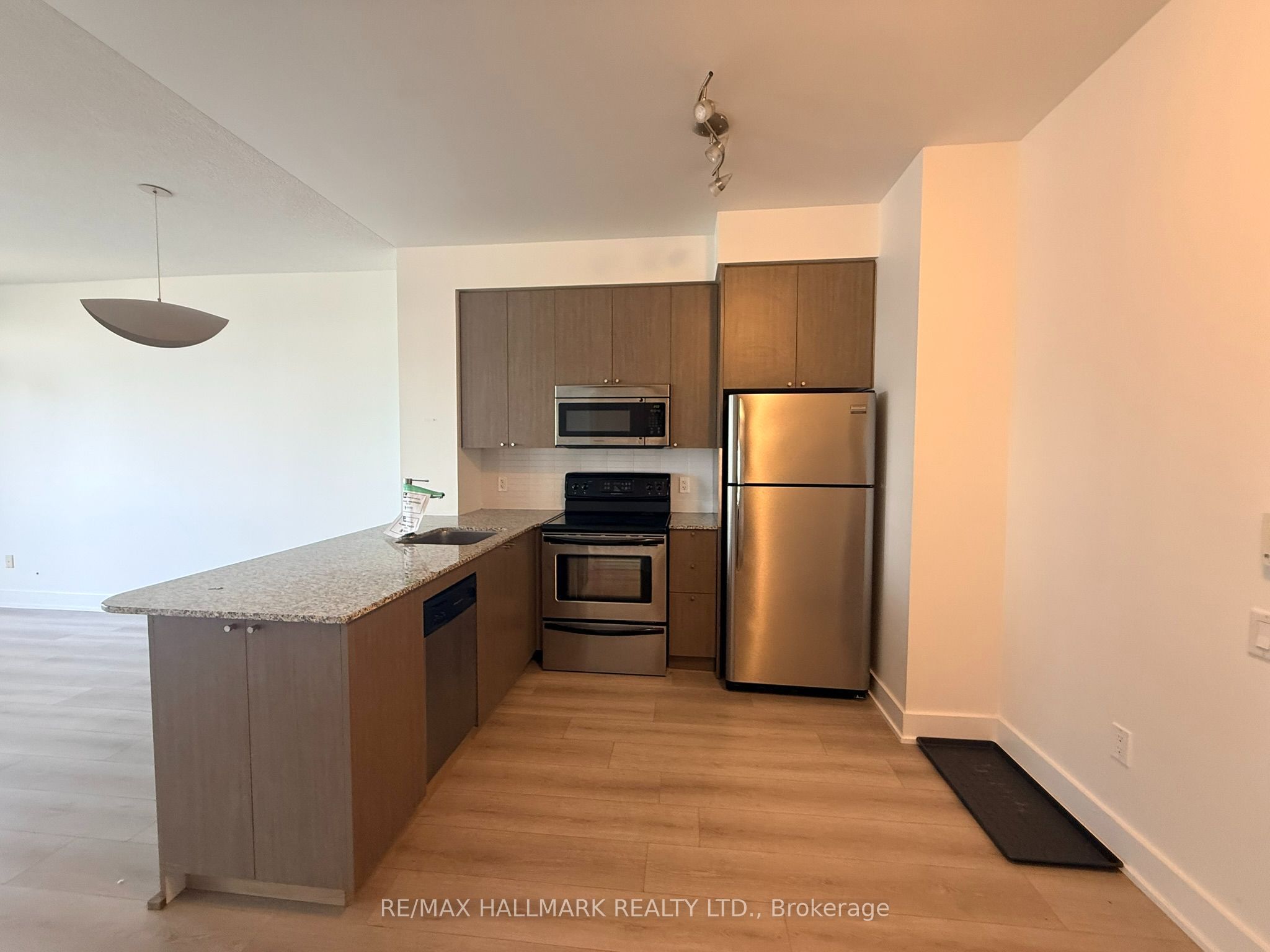 23 Sheppard Avenue E 2011 Property Photo 3