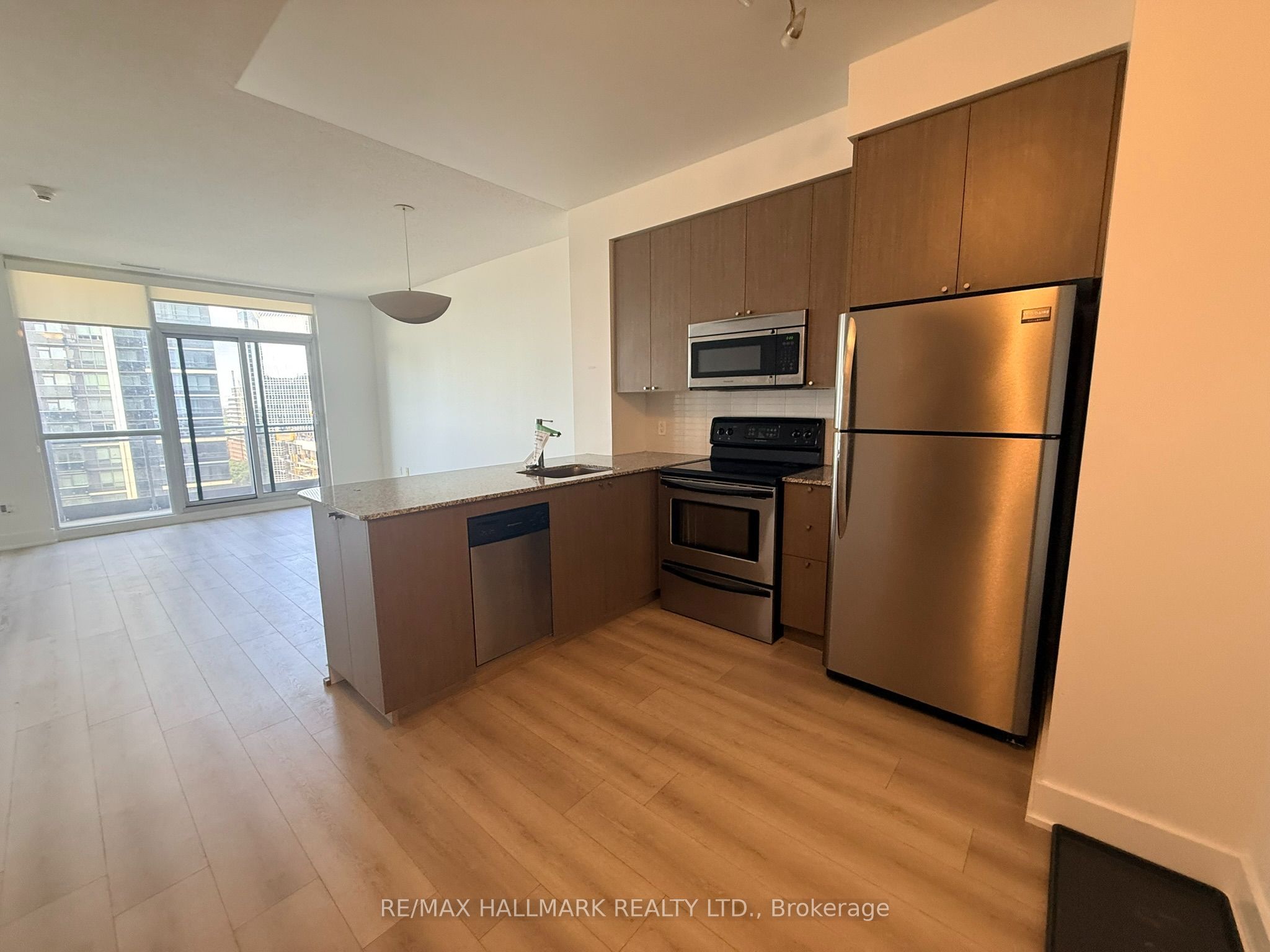 23 Sheppard Avenue E 2011 Property Photo 4