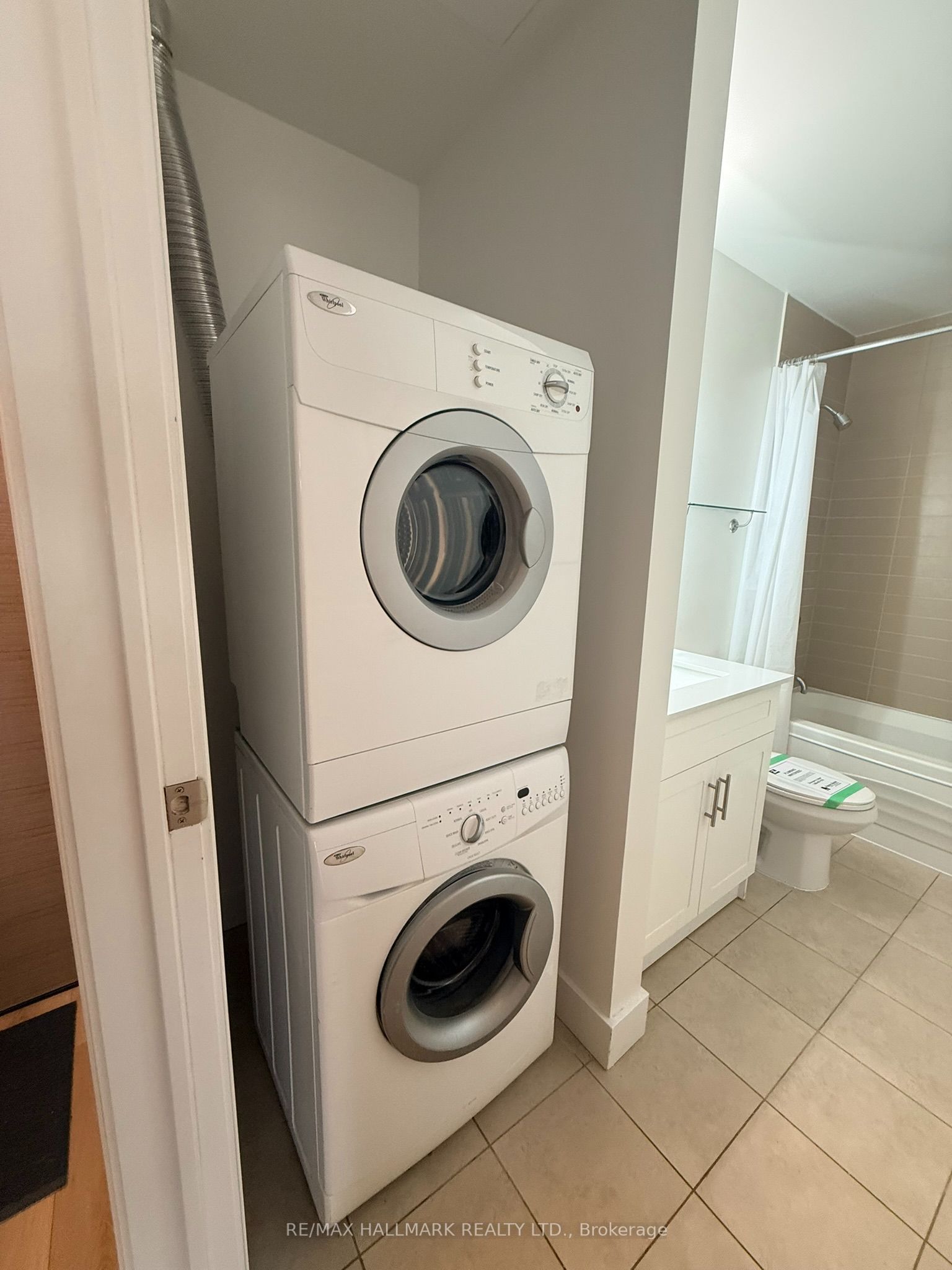 23 Sheppard Avenue E 2011 Property Photo 7