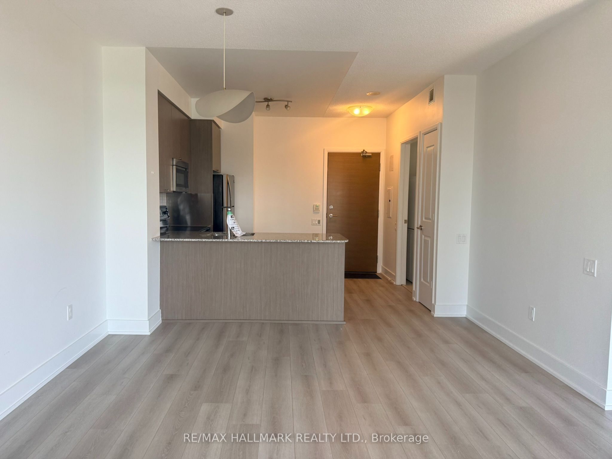 23 Sheppard Avenue E 2011 Property Photo 10