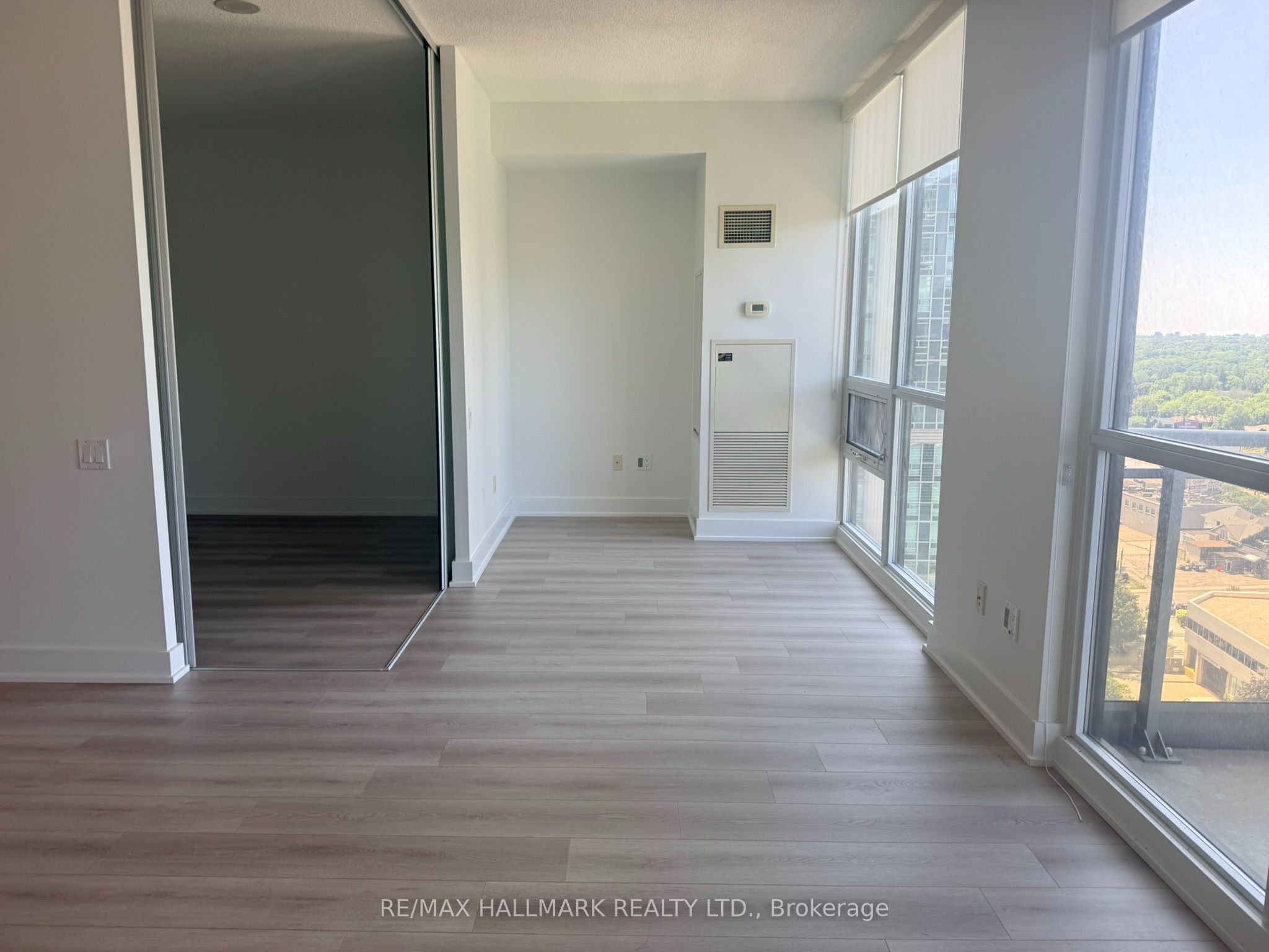 23 Sheppard Avenue E 2011 Property Photo 11