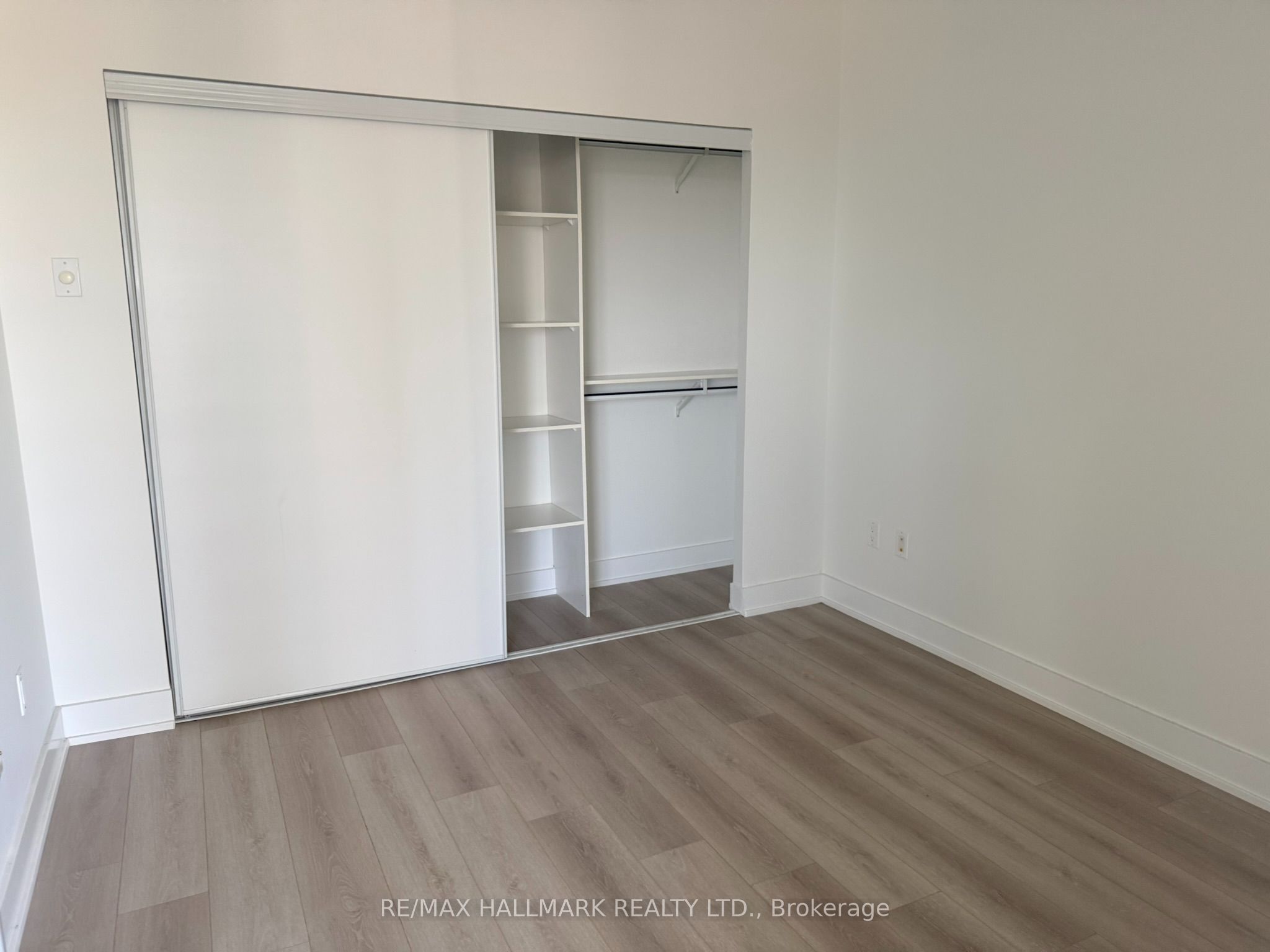 23 Sheppard Avenue E 2011 Property Photo 14