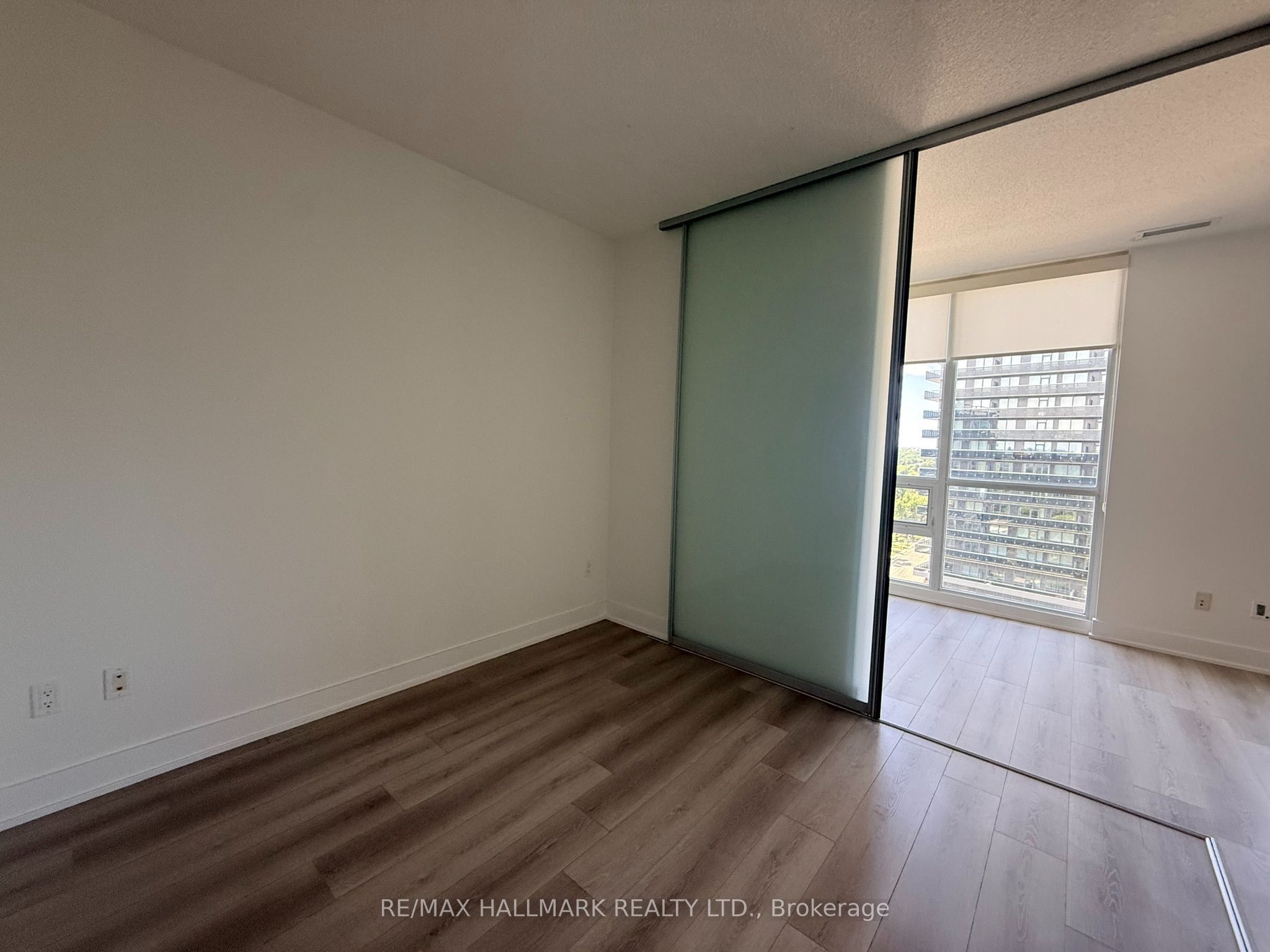 23 Sheppard Avenue E 2011 Property Photo 16