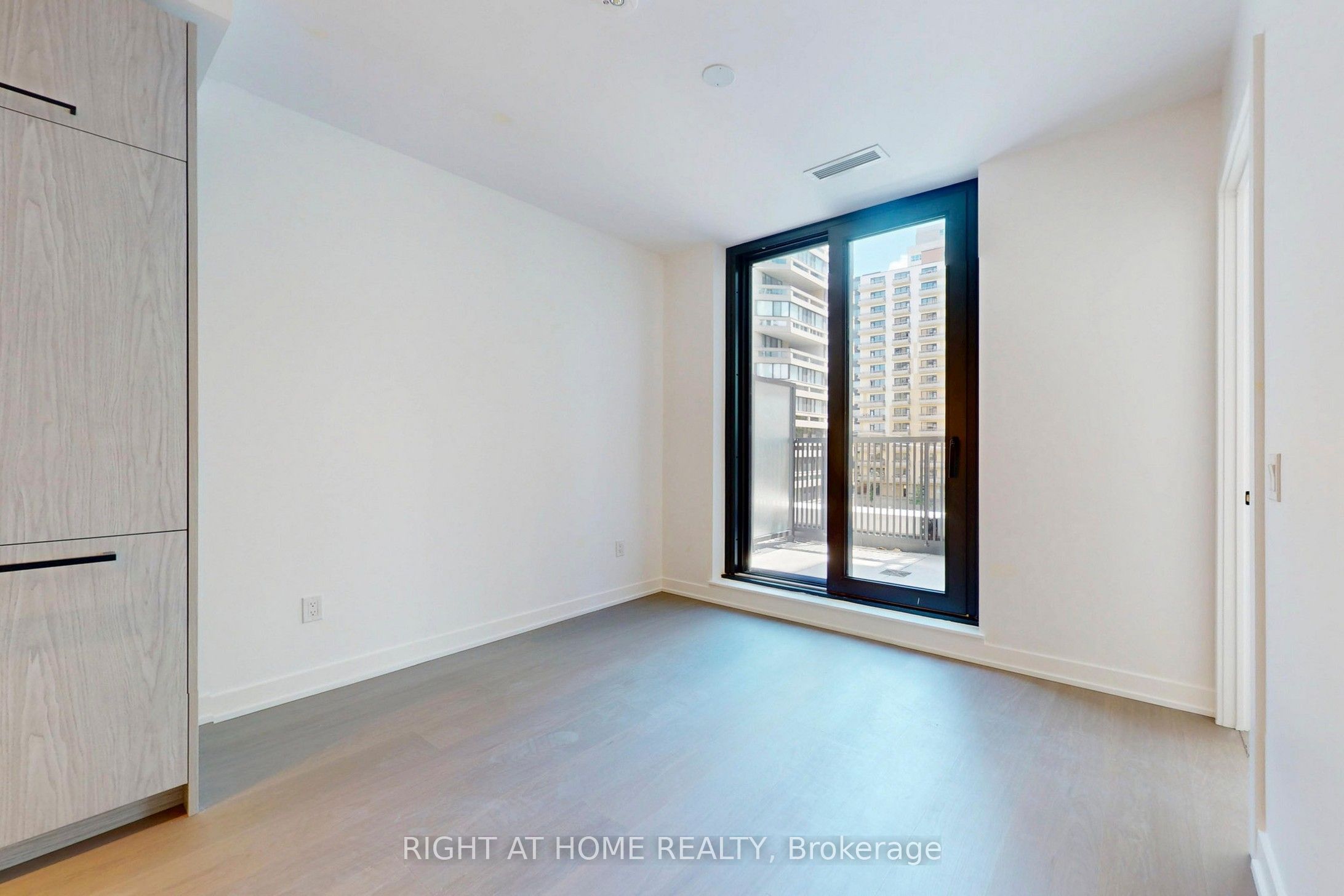 91 Montclair Avenue 837 Property Photo 6