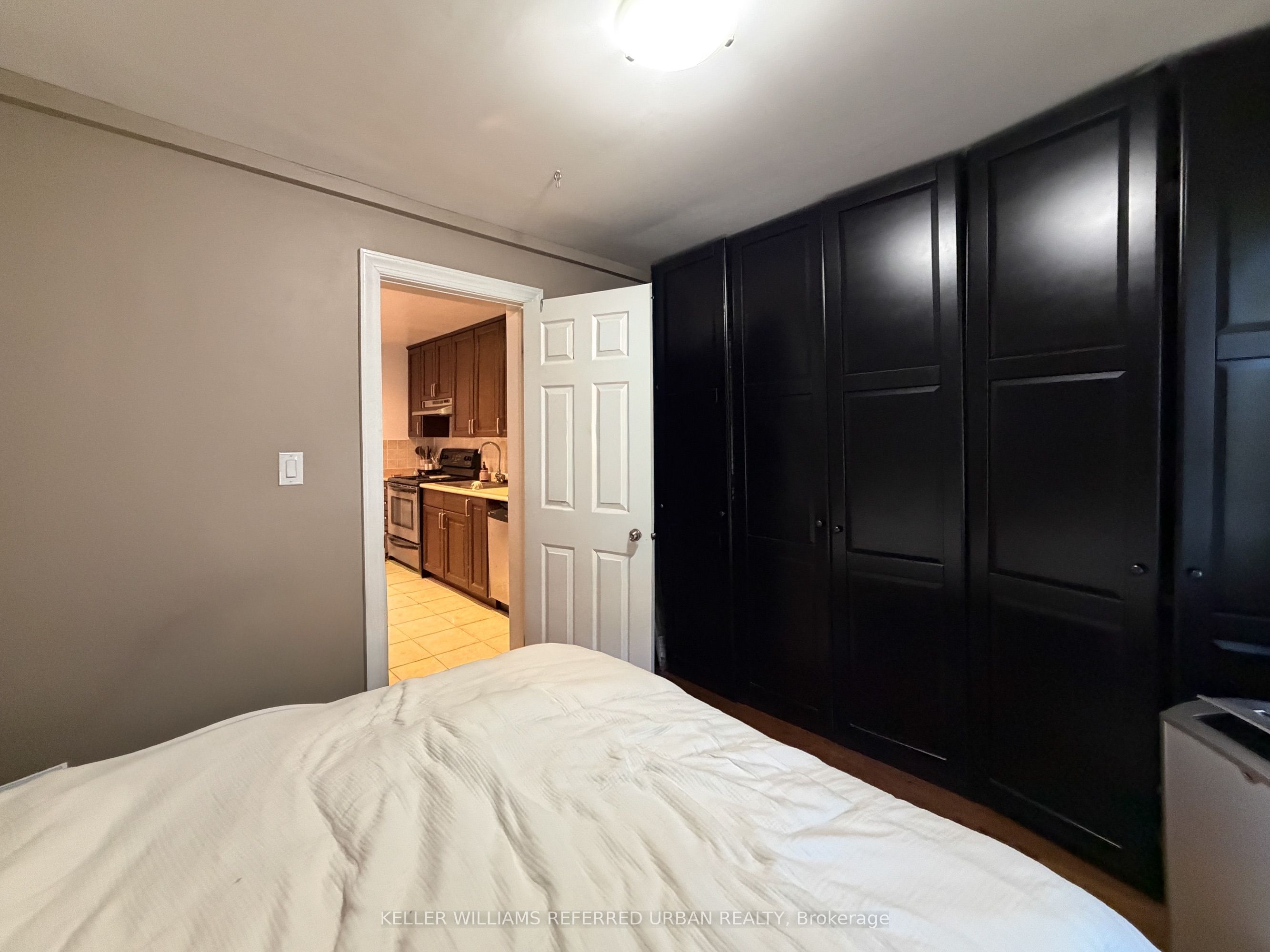 429 Ossington Avenue Main Property Photo 5